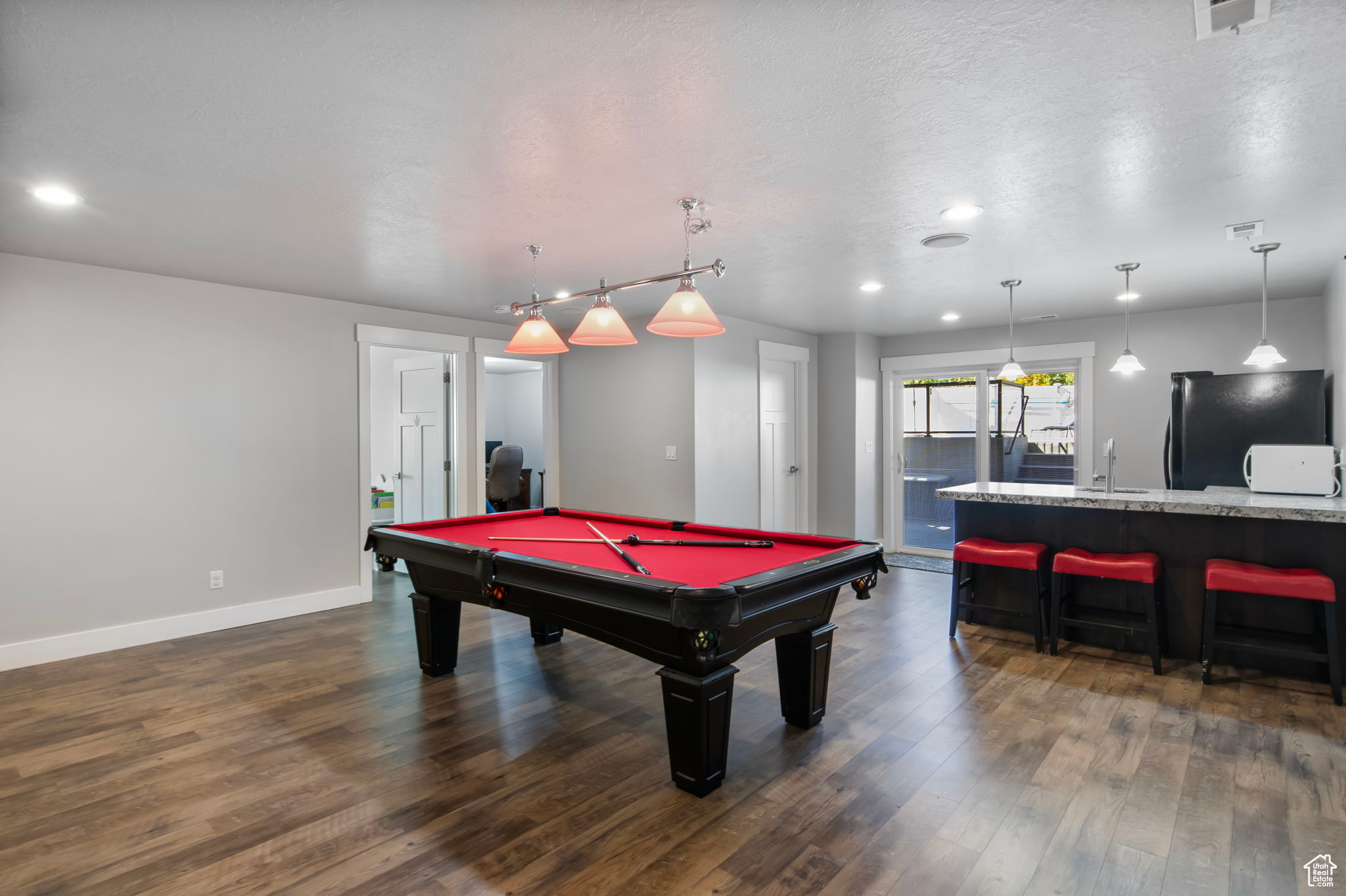 372 W CLARK CIR