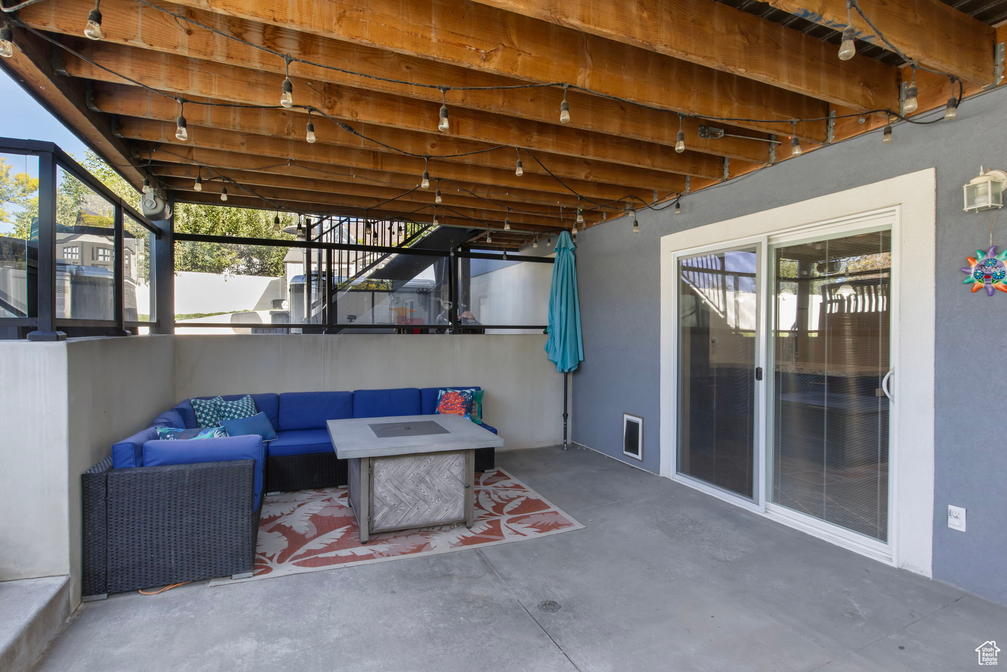 372 W CLARK CIR