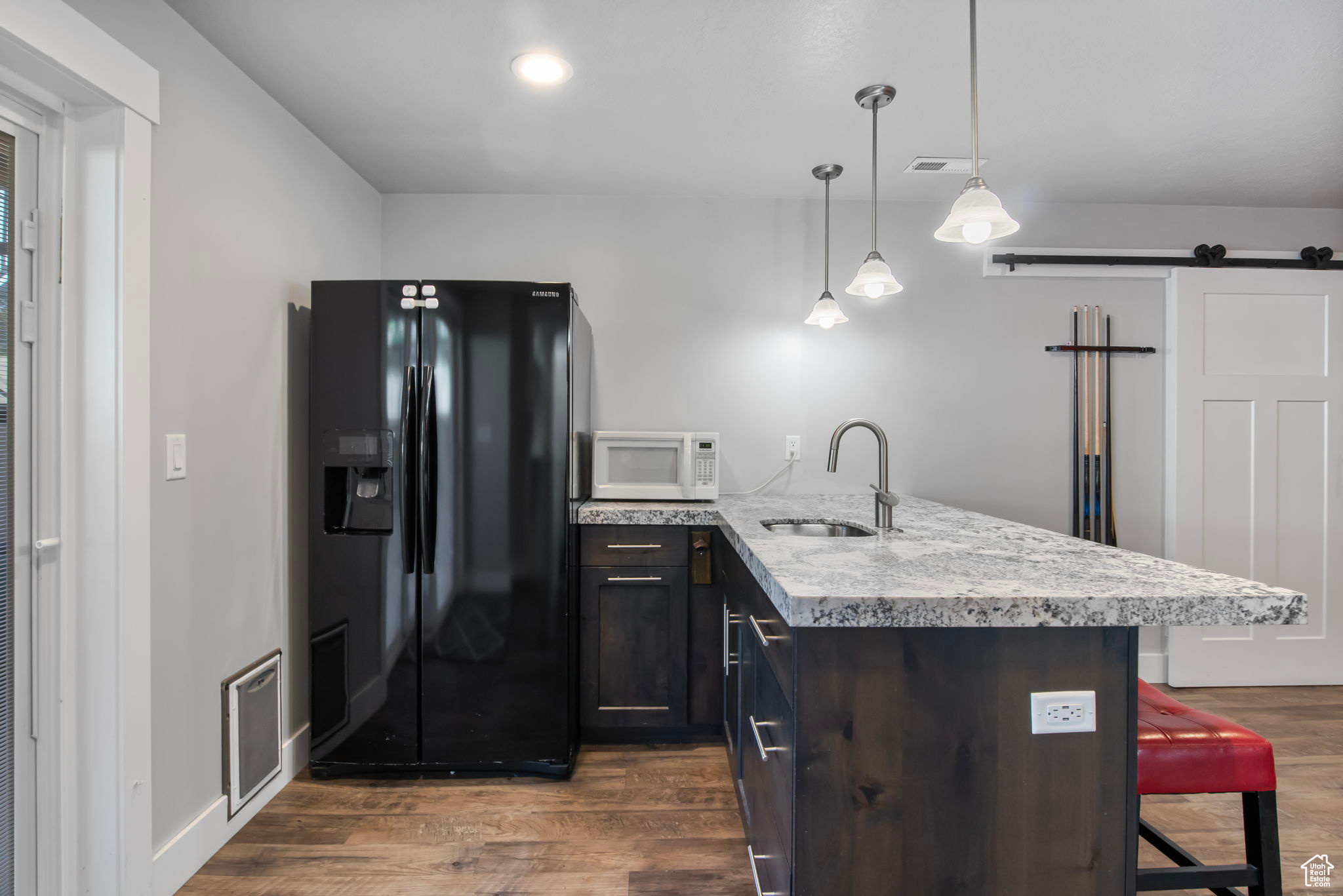 372 W CLARK CIR