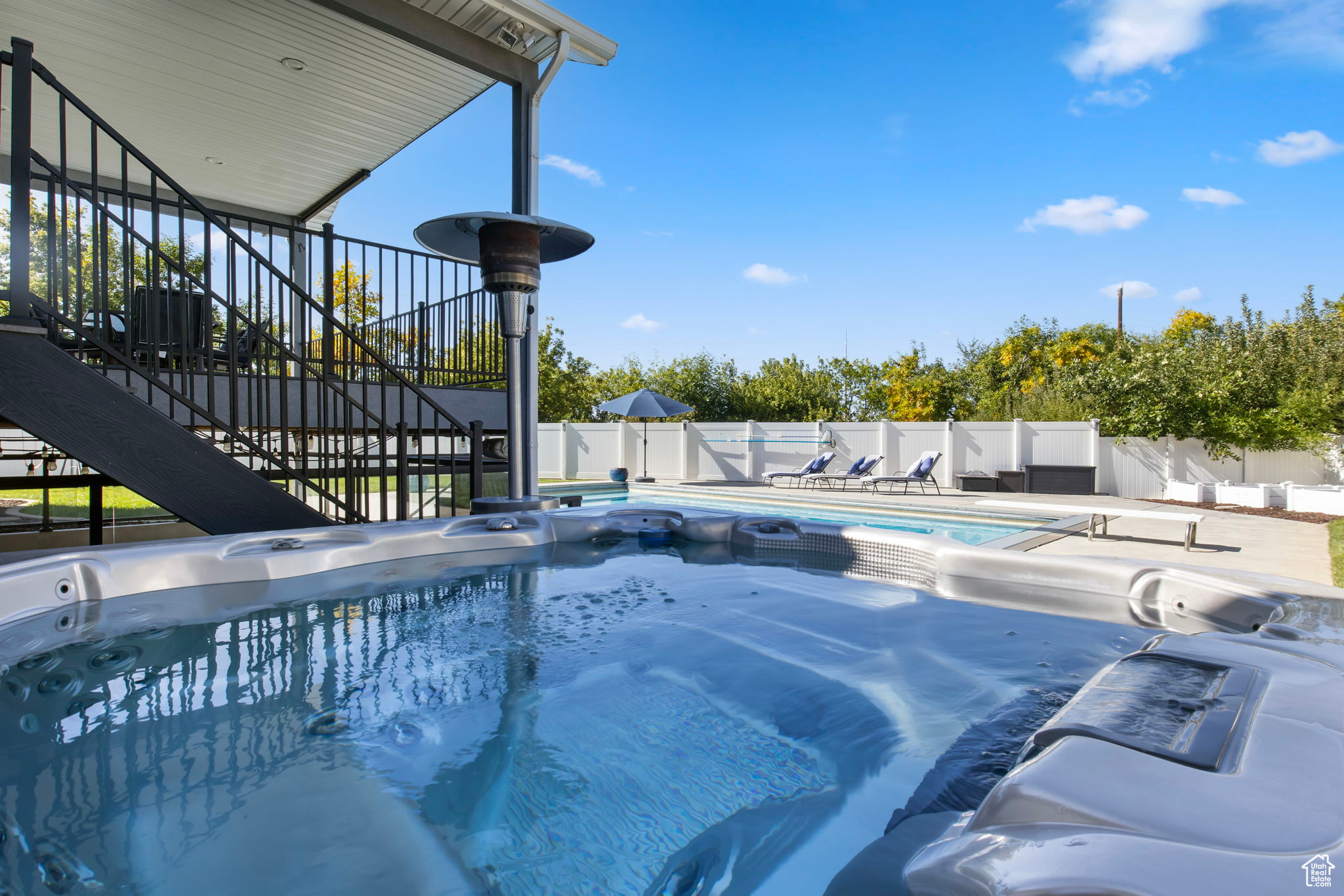 372 W CLARK CIR