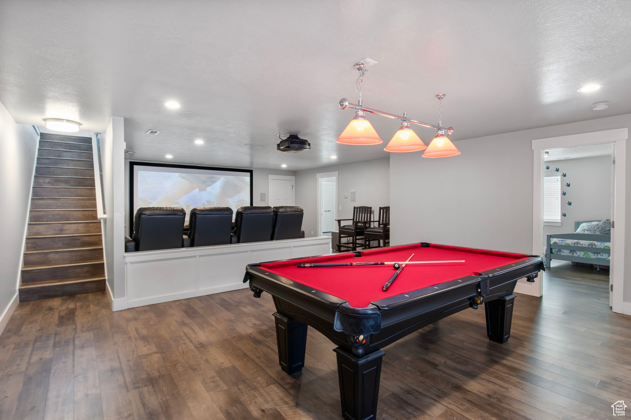 372 W CLARK CIR