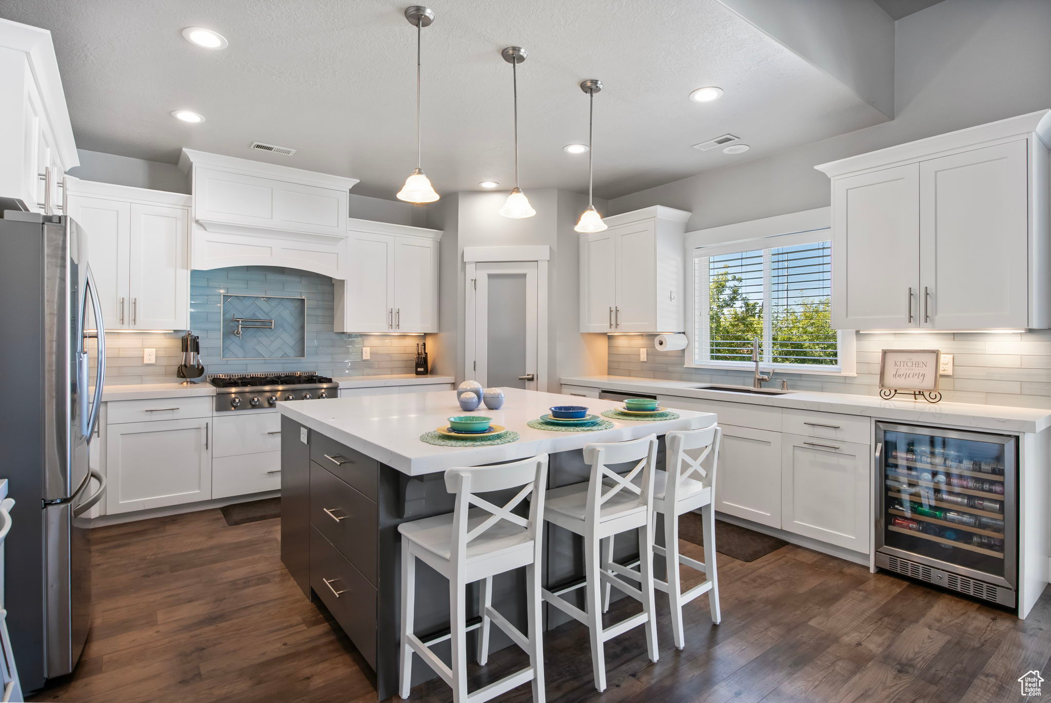 372 W CLARK CIR