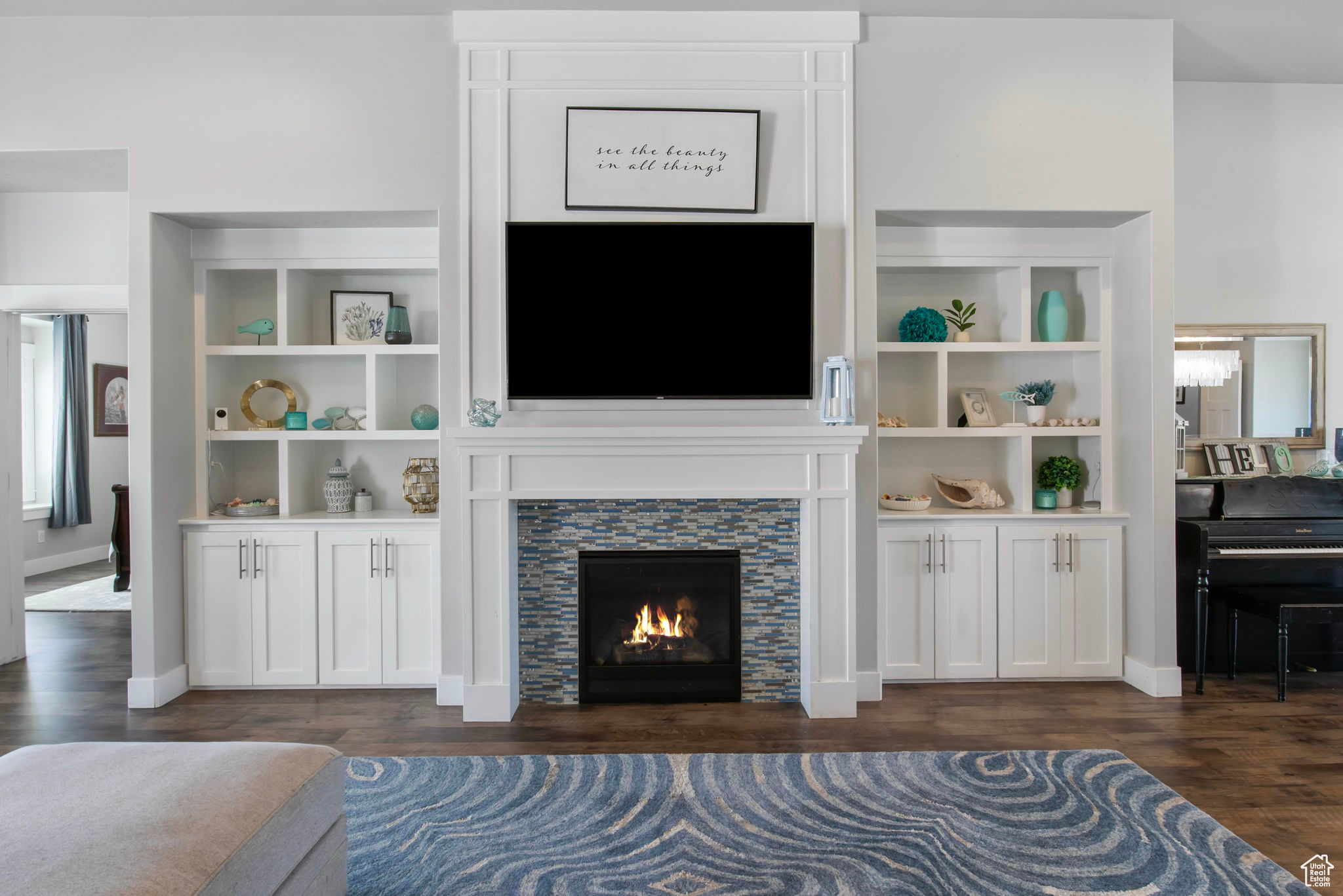 372 W CLARK CIR