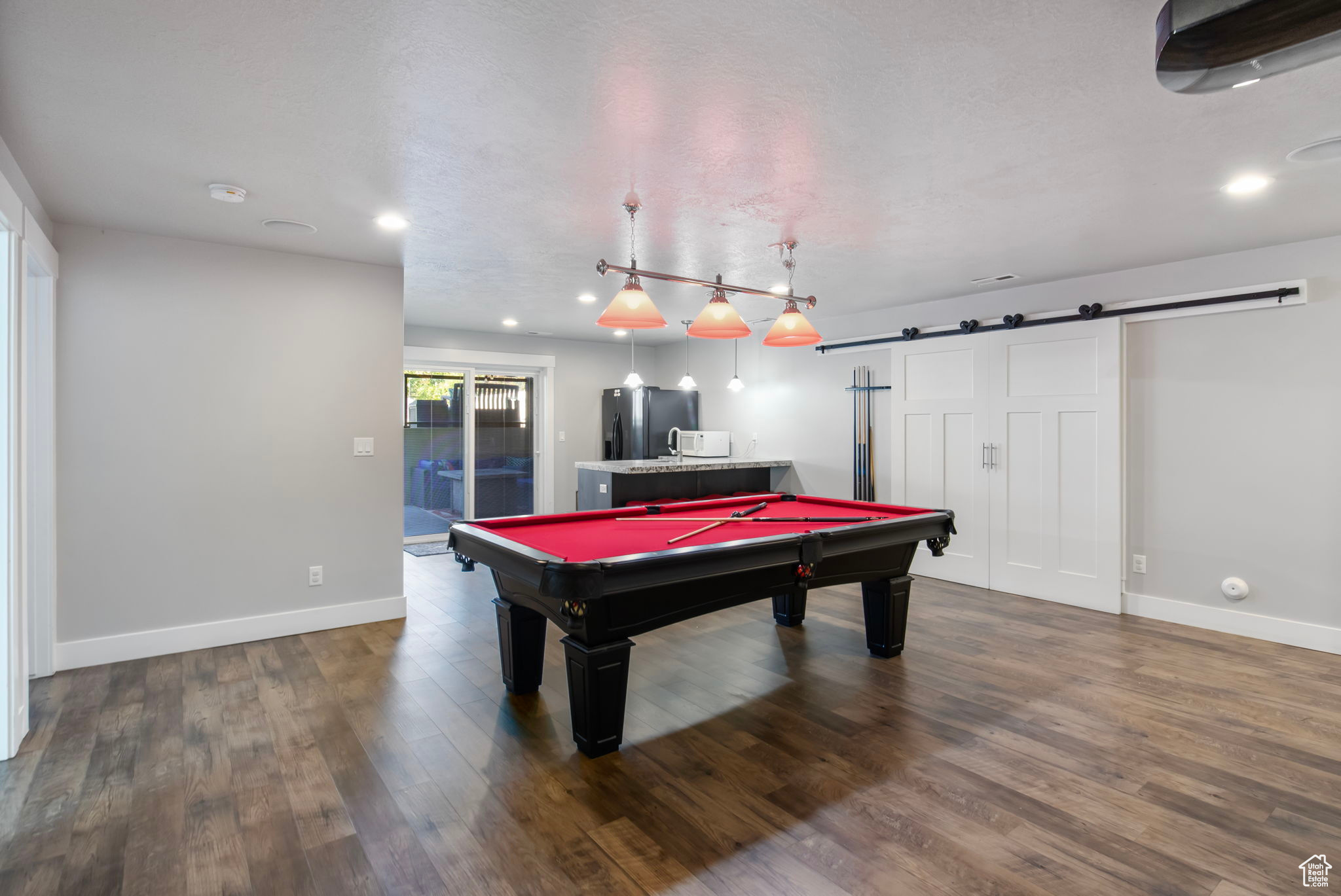 372 W CLARK CIR
