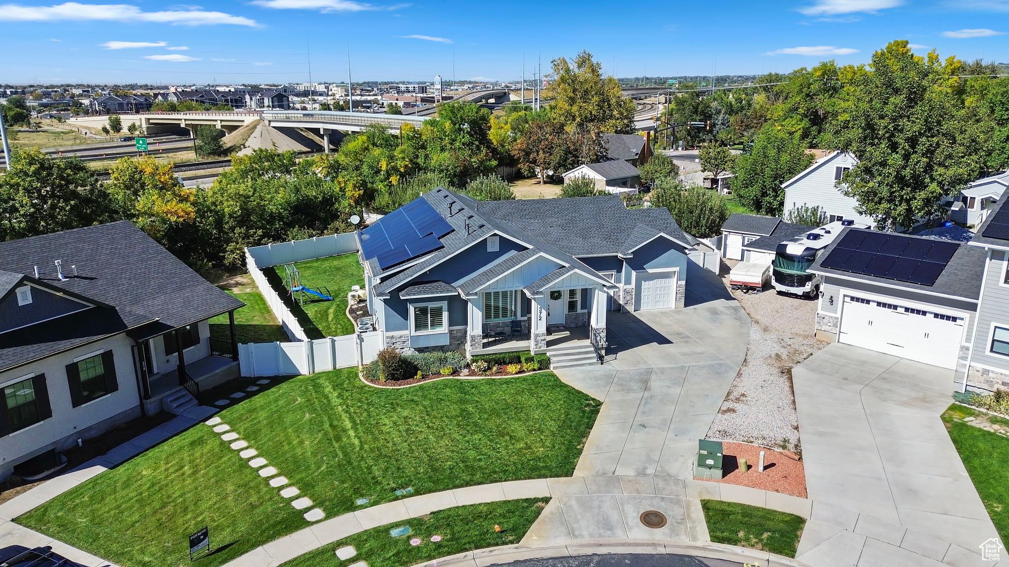 372 W CLARK CIR
