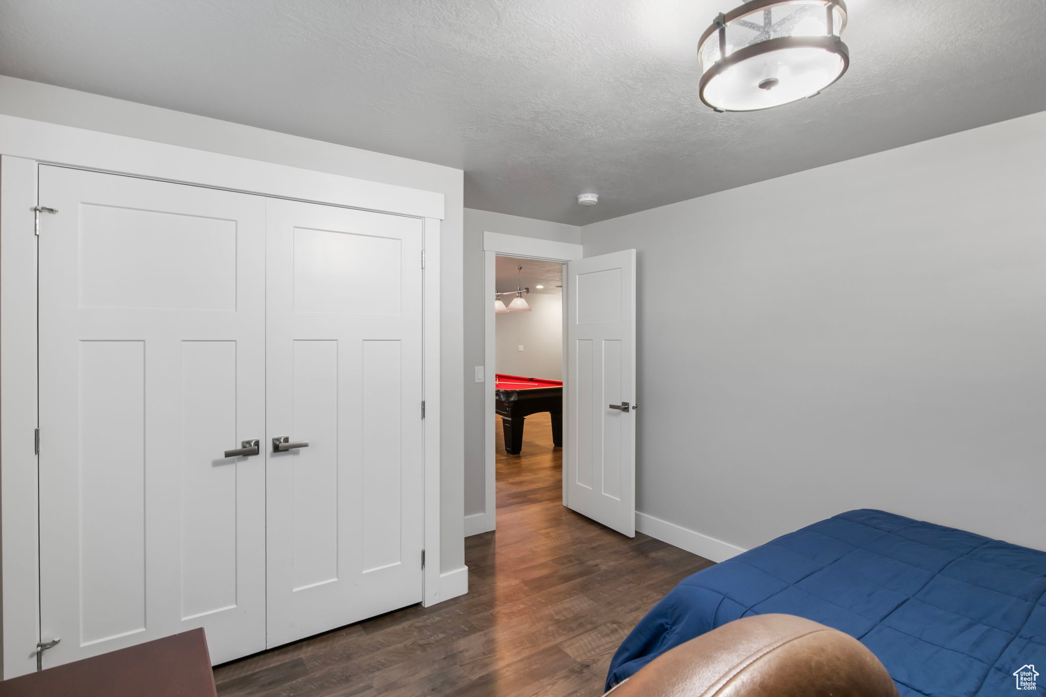 372 W CLARK CIR