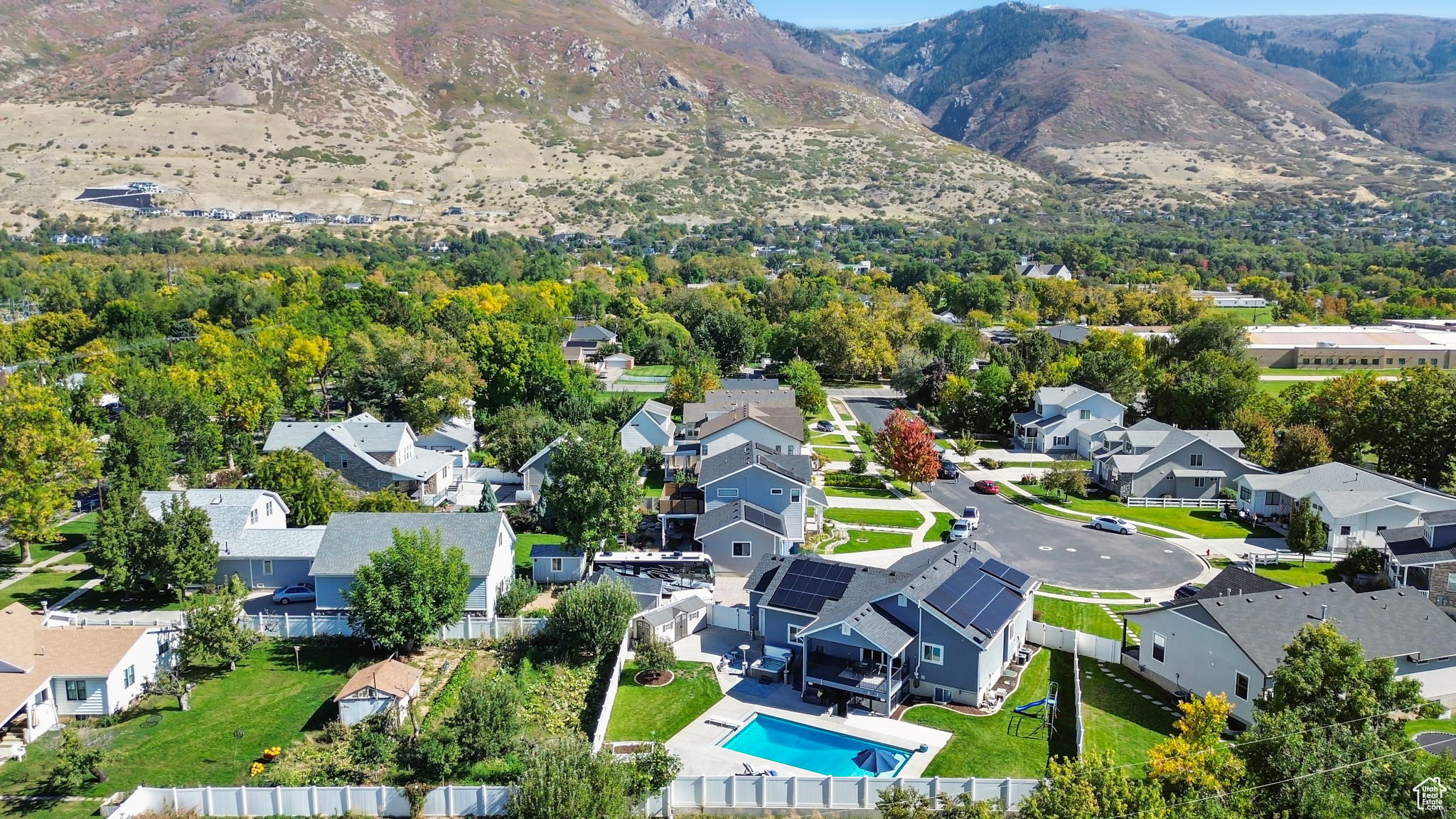 372 W CLARK CIR