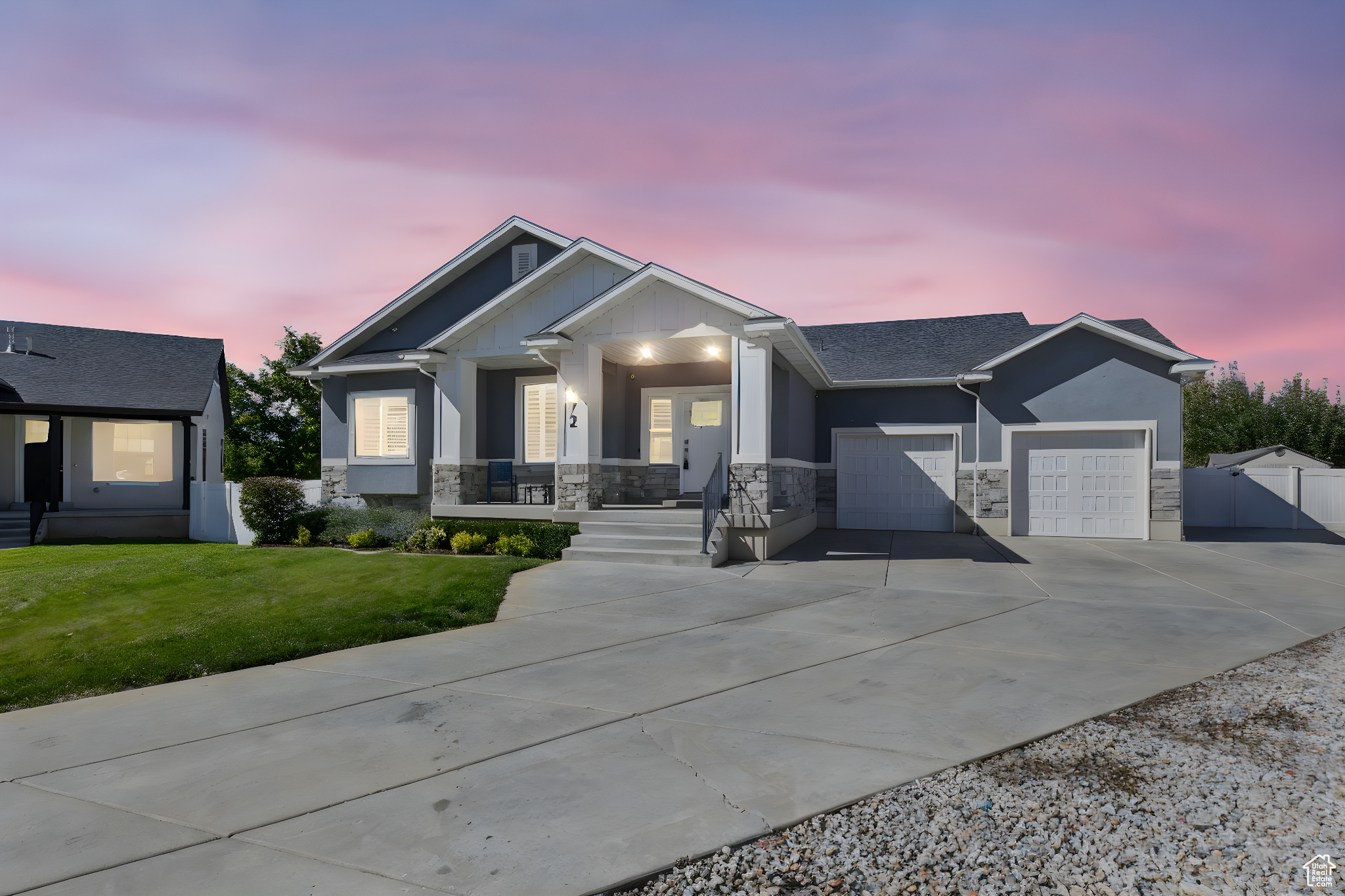 372 W CLARK CIR