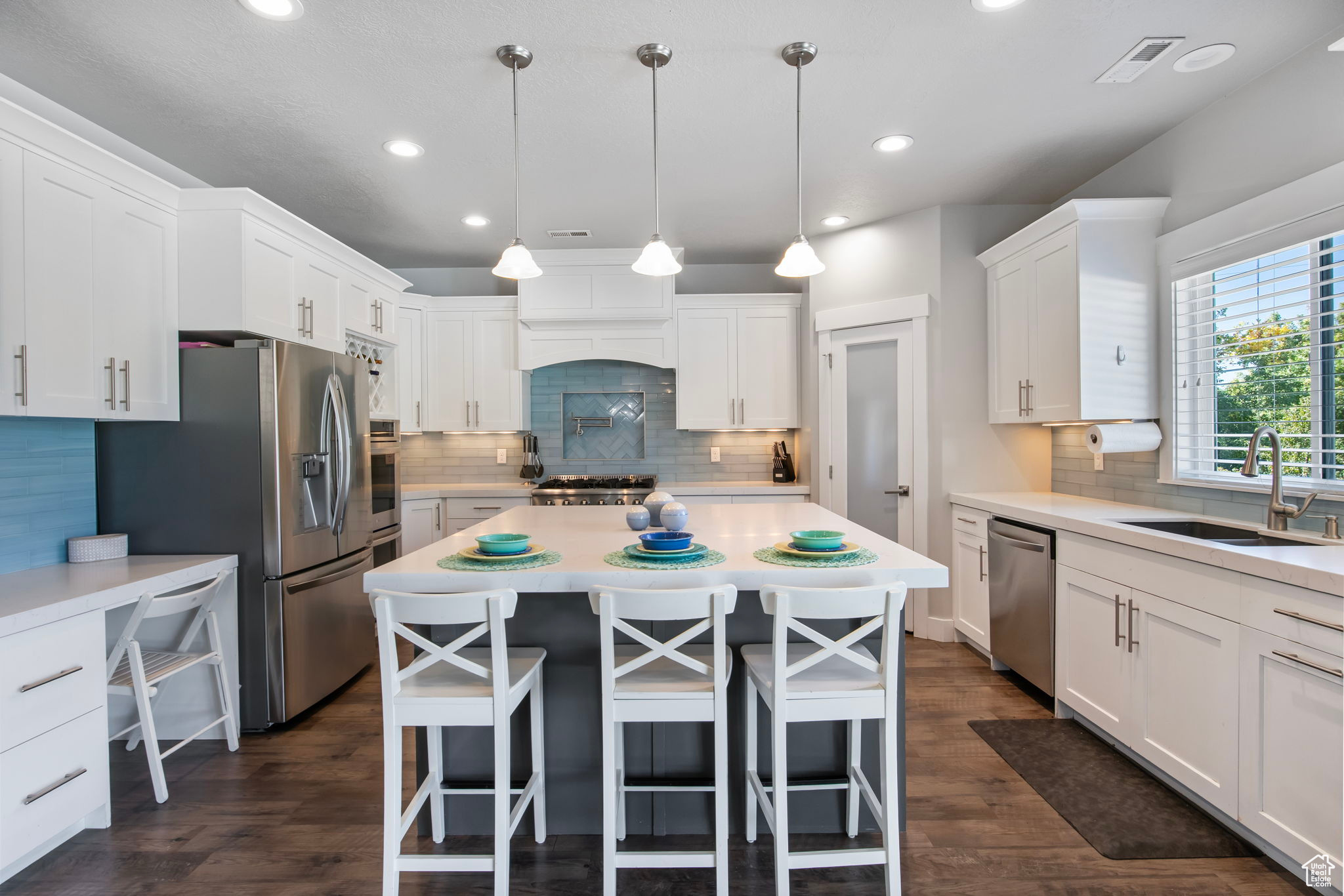 372 W CLARK CIR