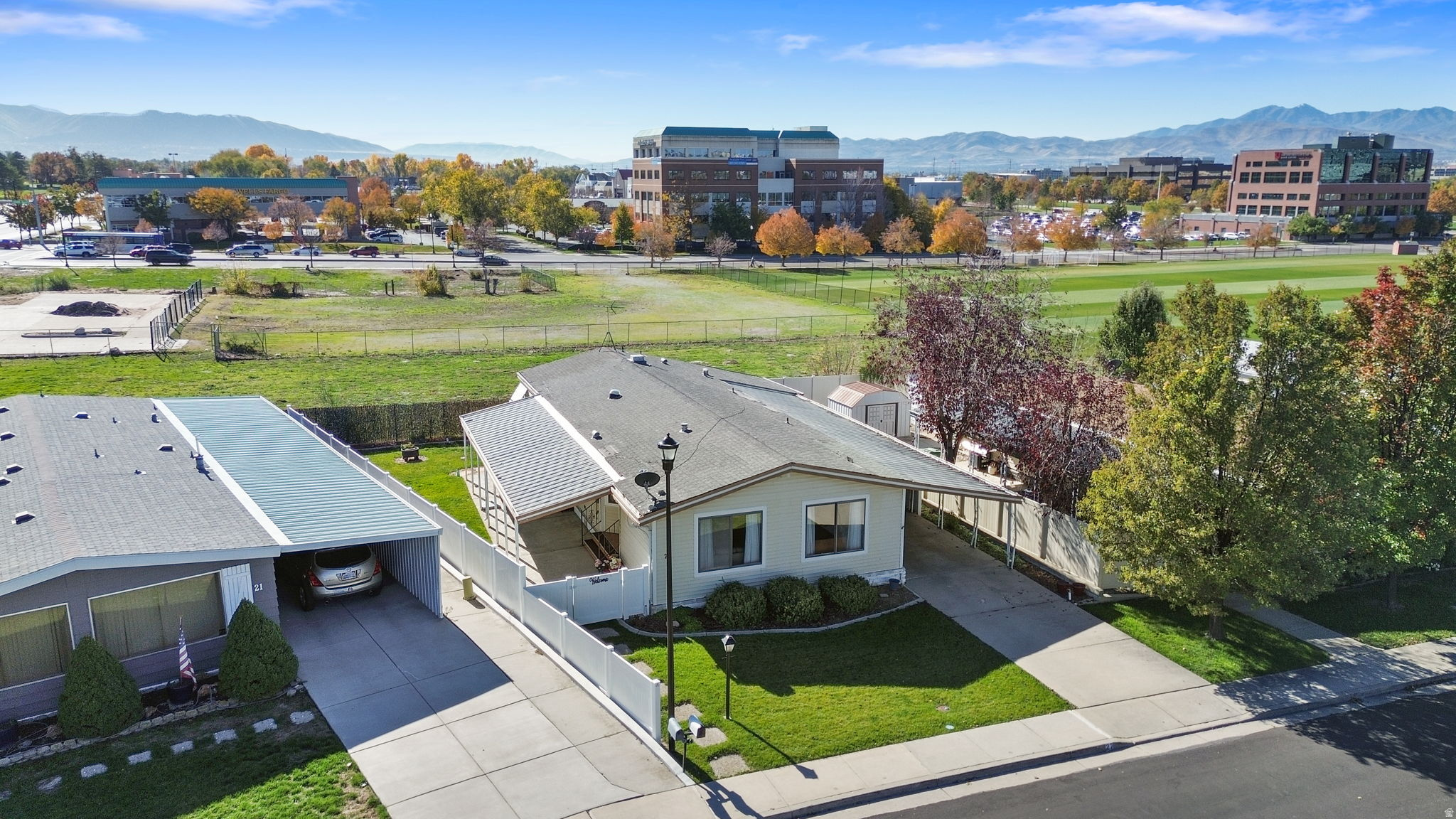 27 W EVENING STAR WAY