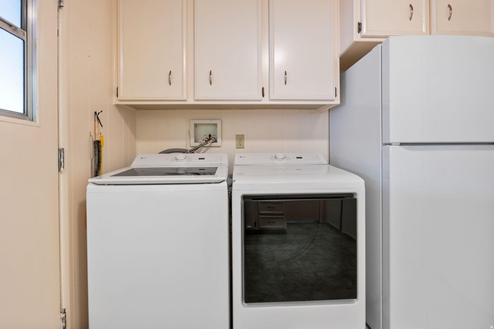 27 W EVENING STAR WAY