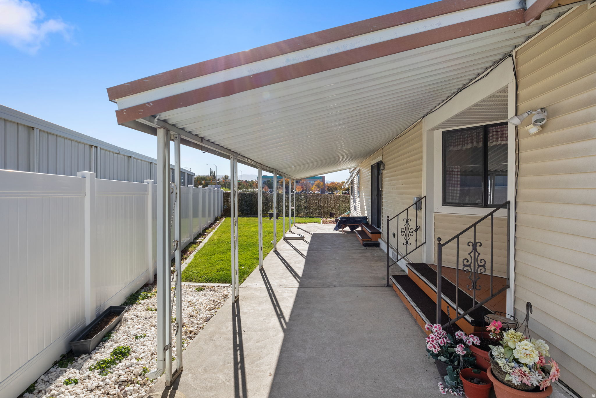 27 W EVENING STAR WAY