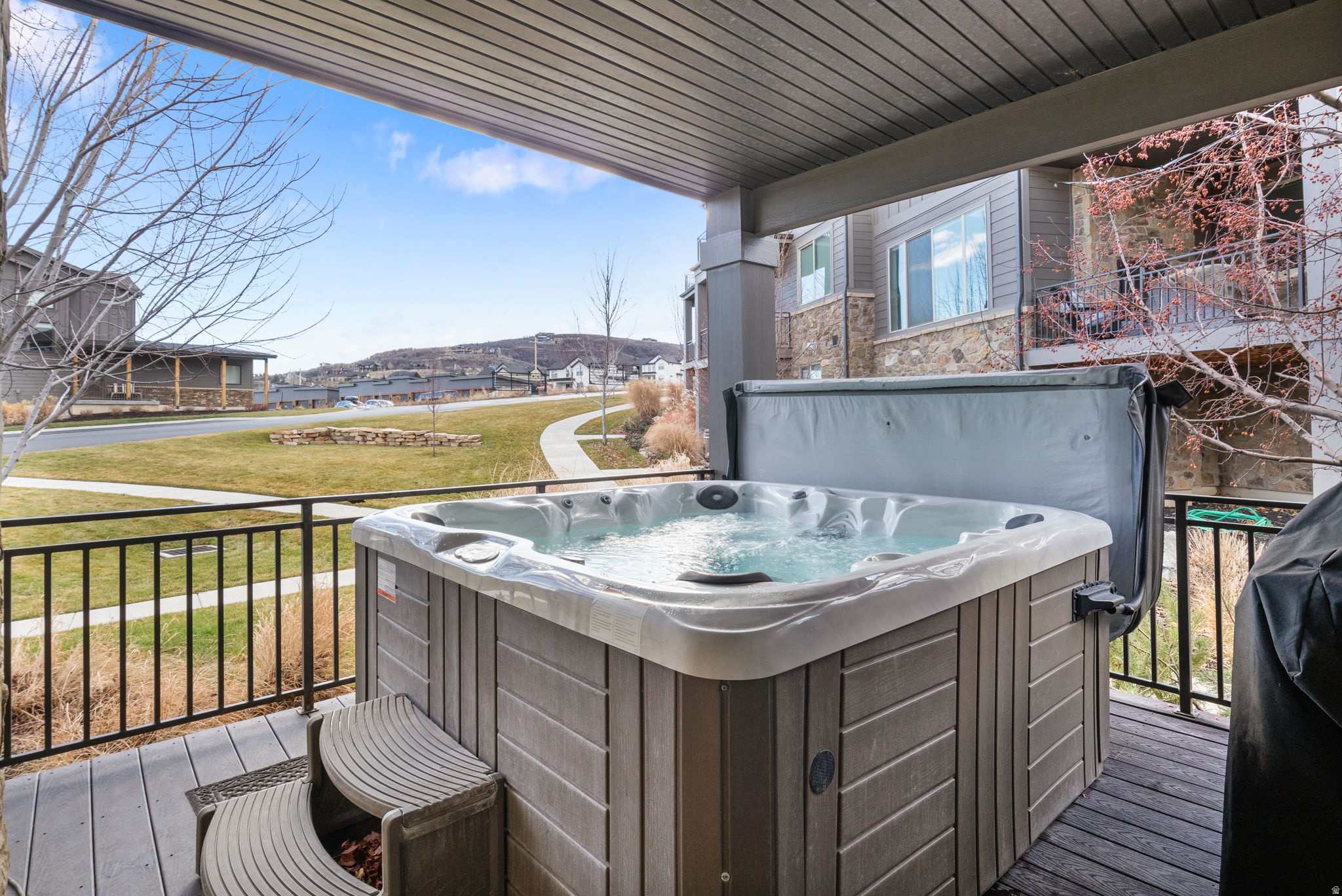 832 S EDGEWATER CT #4