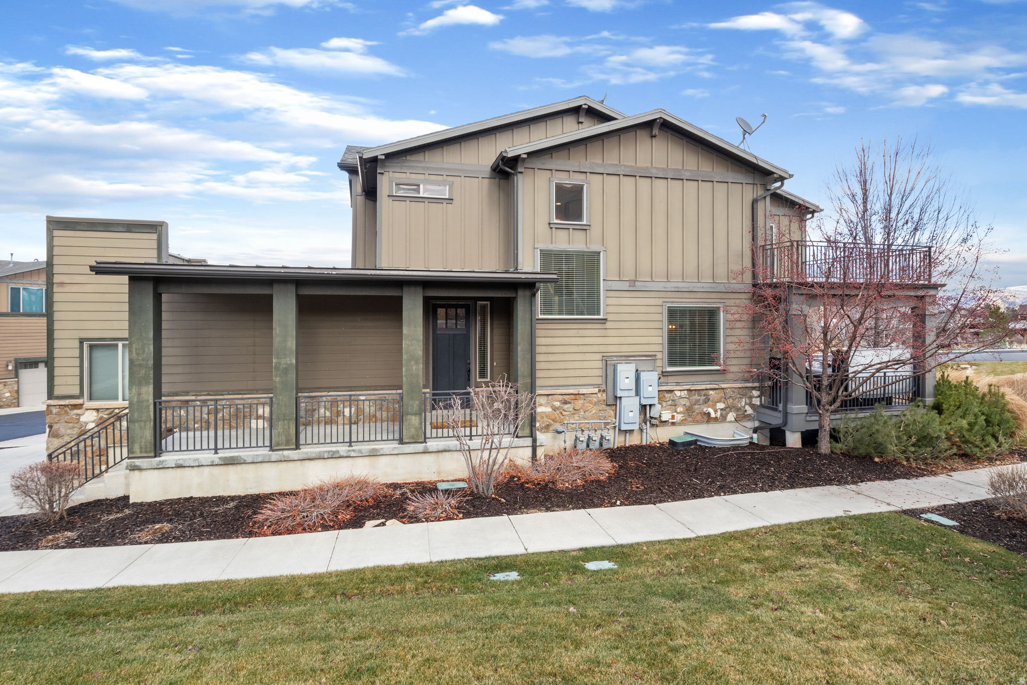 832 S EDGEWATER CT #4