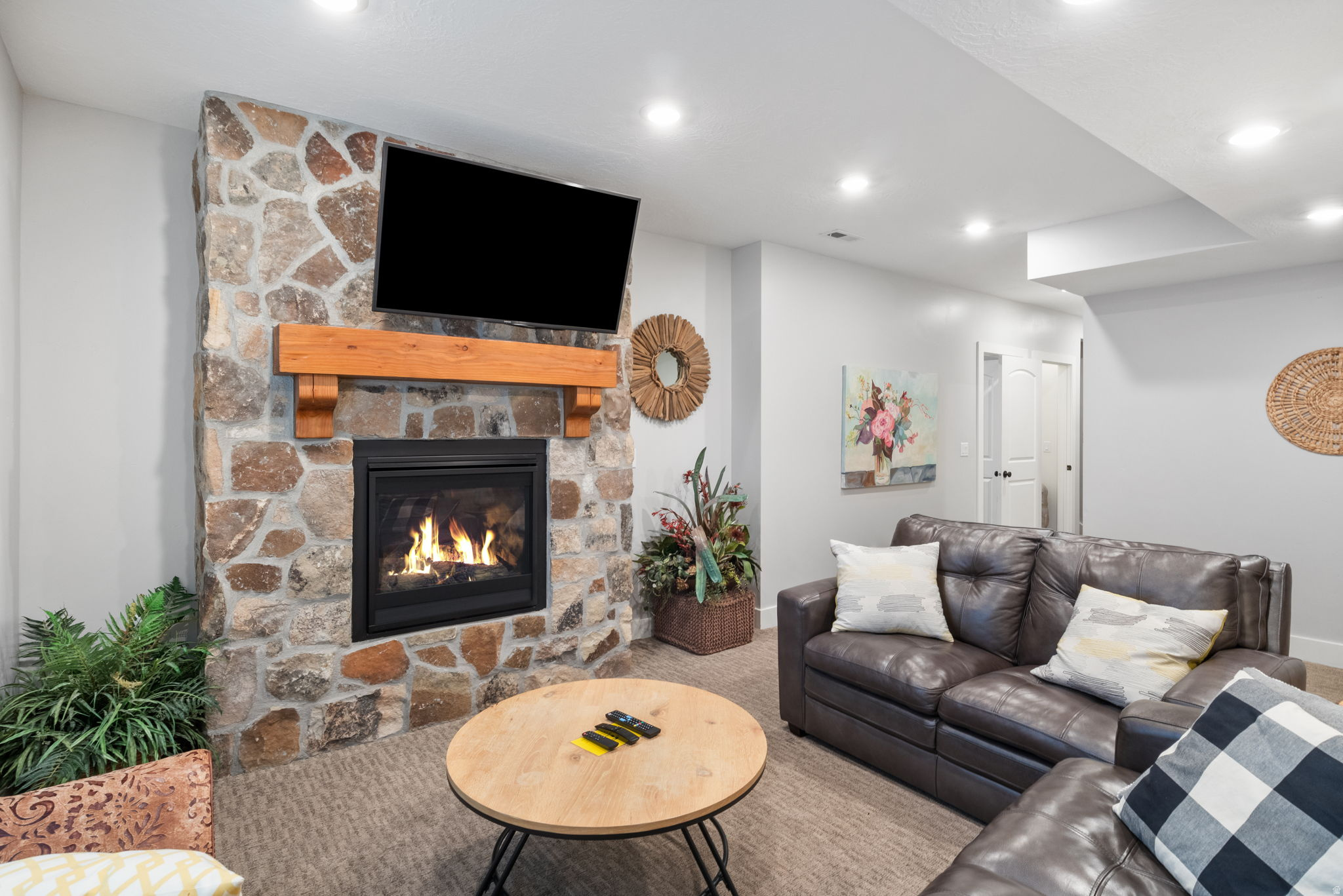 832 S EDGEWATER CT #4