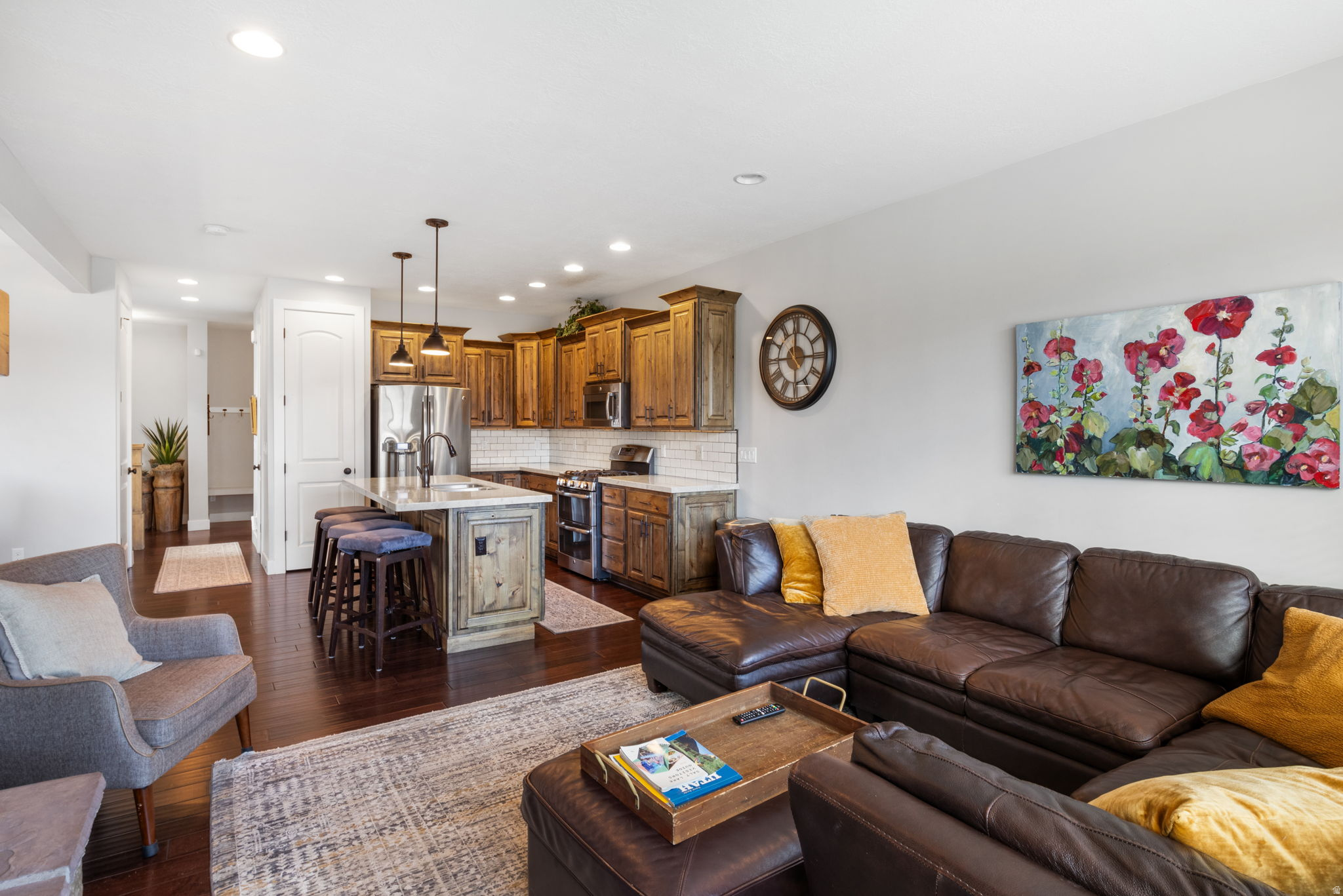 832 S EDGEWATER CT #4