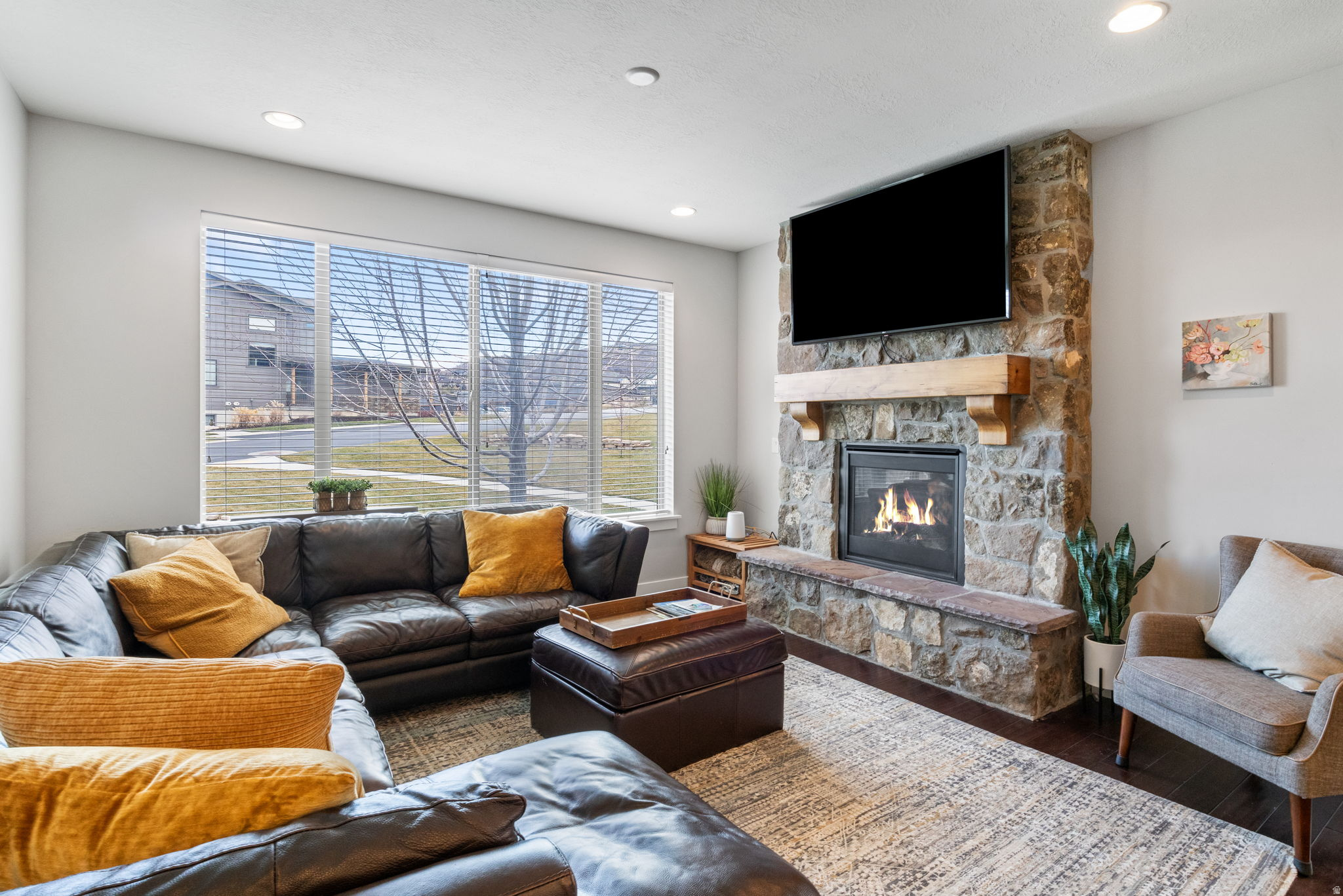 832 S EDGEWATER CT #4