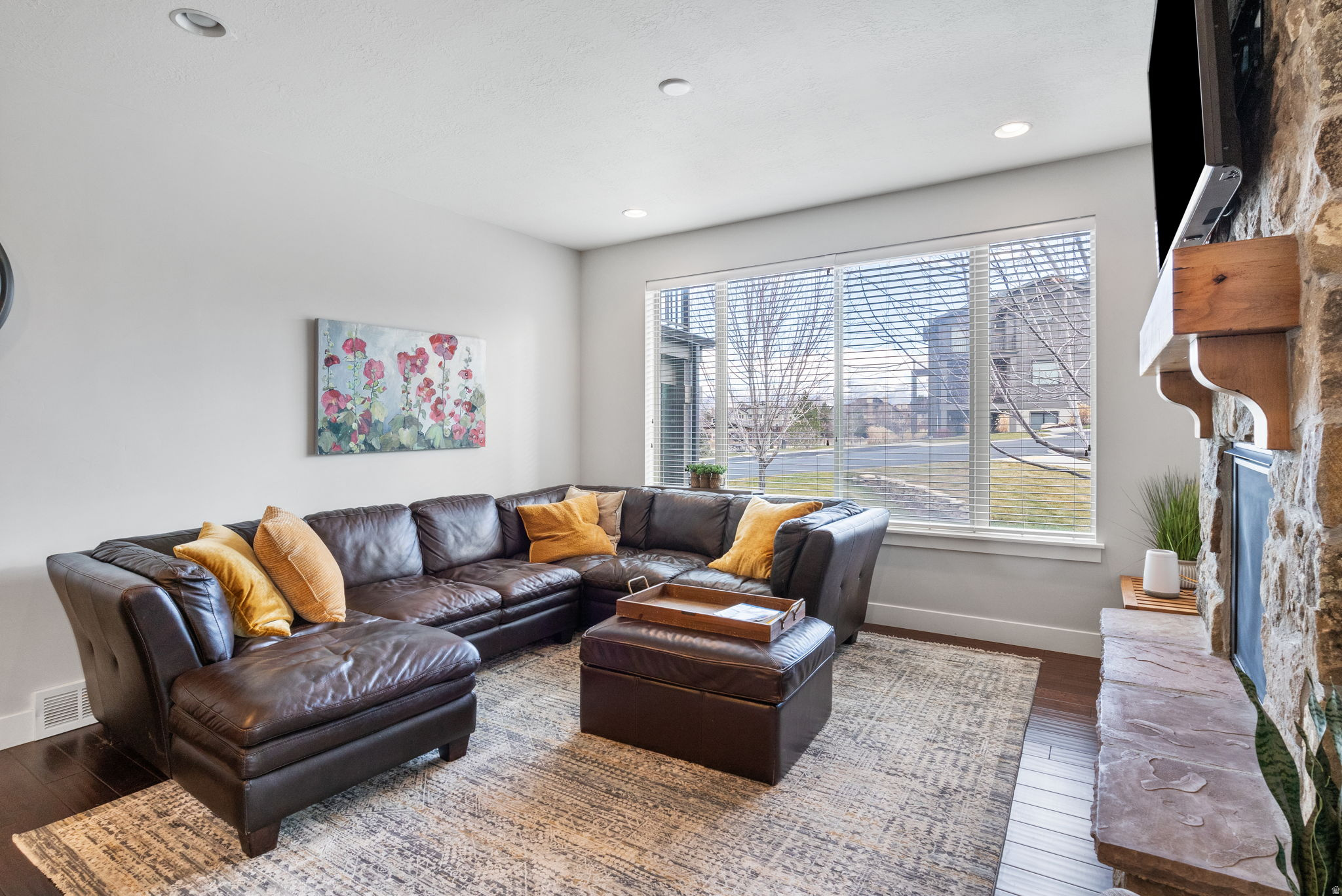 832 S EDGEWATER CT #4