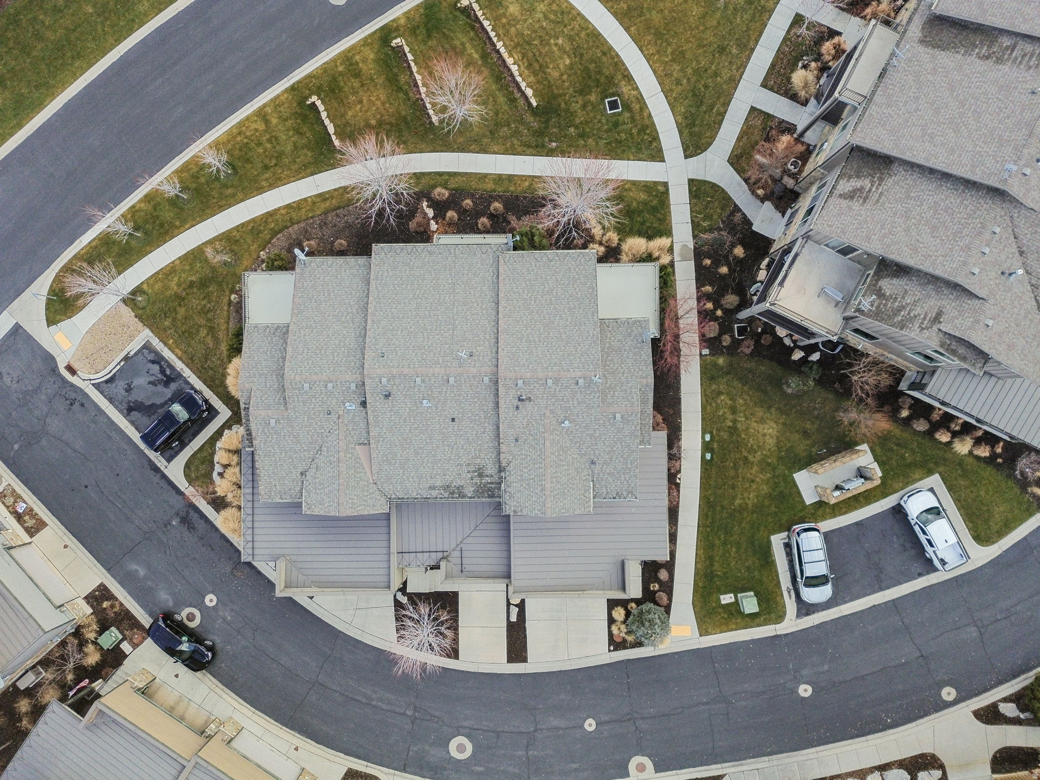 832 S EDGEWATER CT #4