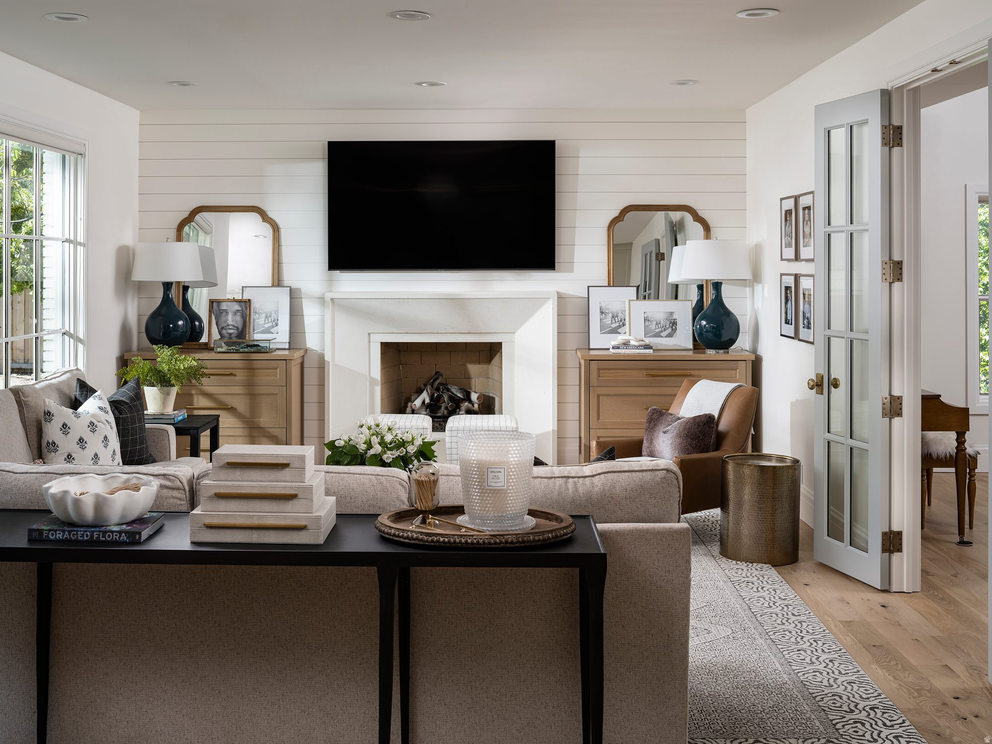 835 E CANYON BREEZE LN