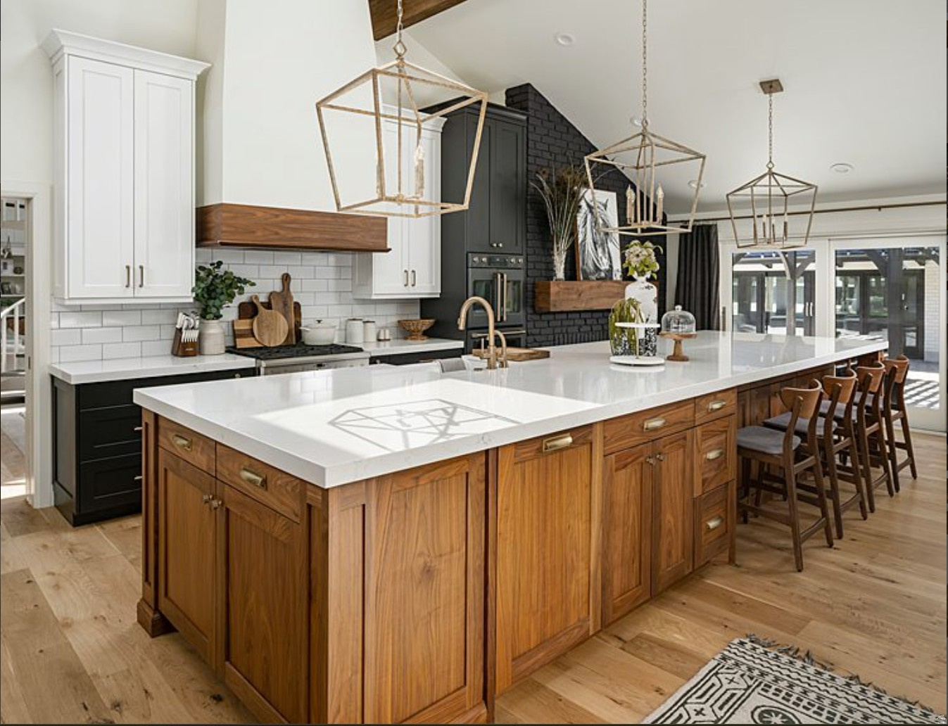 835 E CANYON BREEZE LN