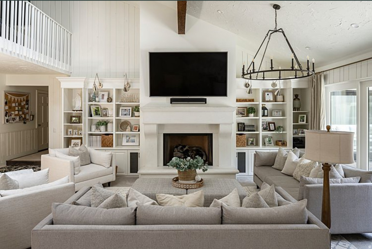 835 E CANYON BREEZE LN