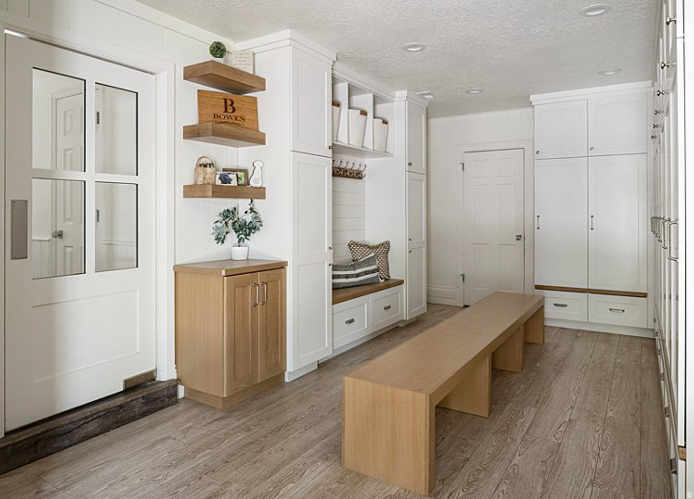 835 E CANYON BREEZE LN