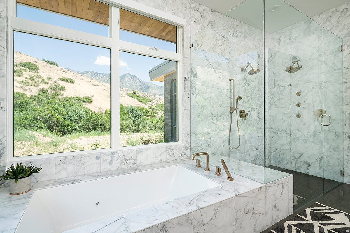 835 E CANYON BREEZE LN