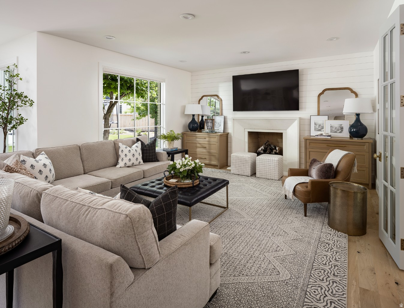 835 E CANYON BREEZE LN