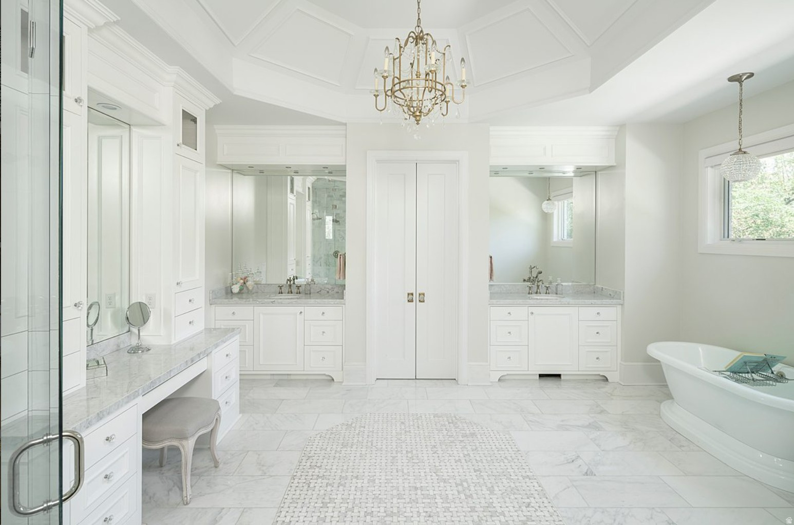 835 E CANYON BREEZE LN