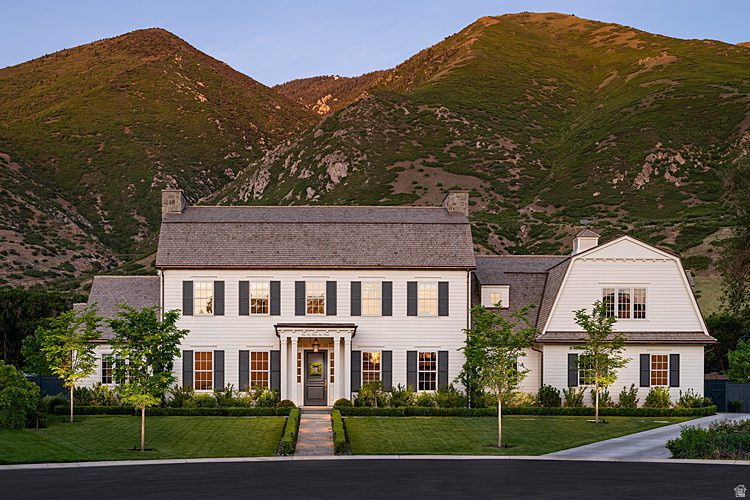 835 E CANYON BREEZE LN