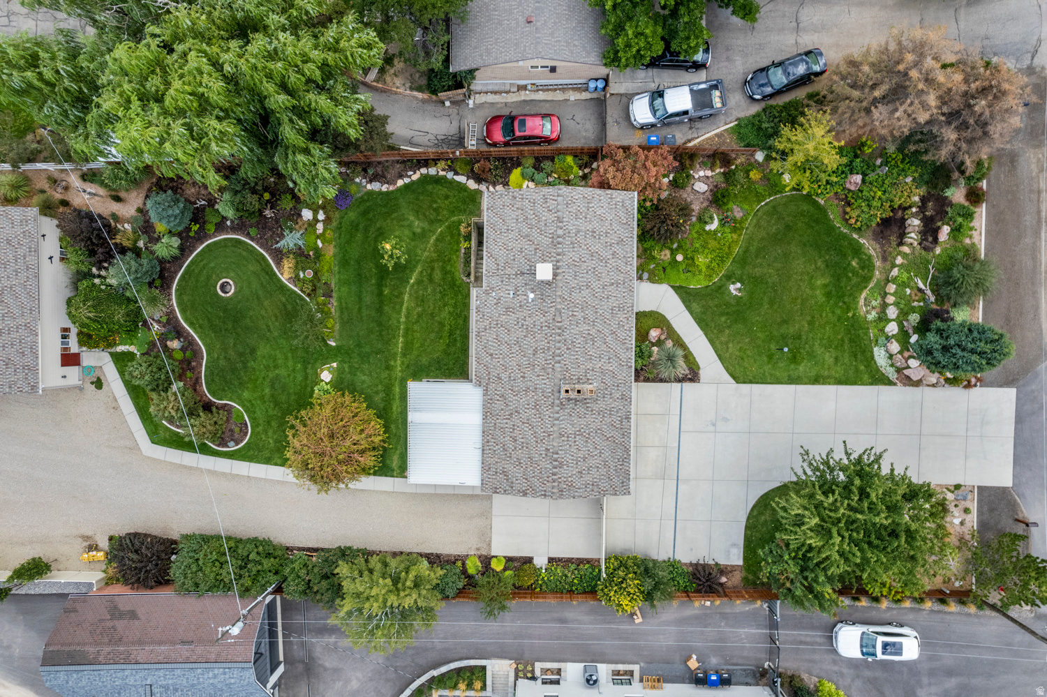 835 E CANYON BREEZE LN