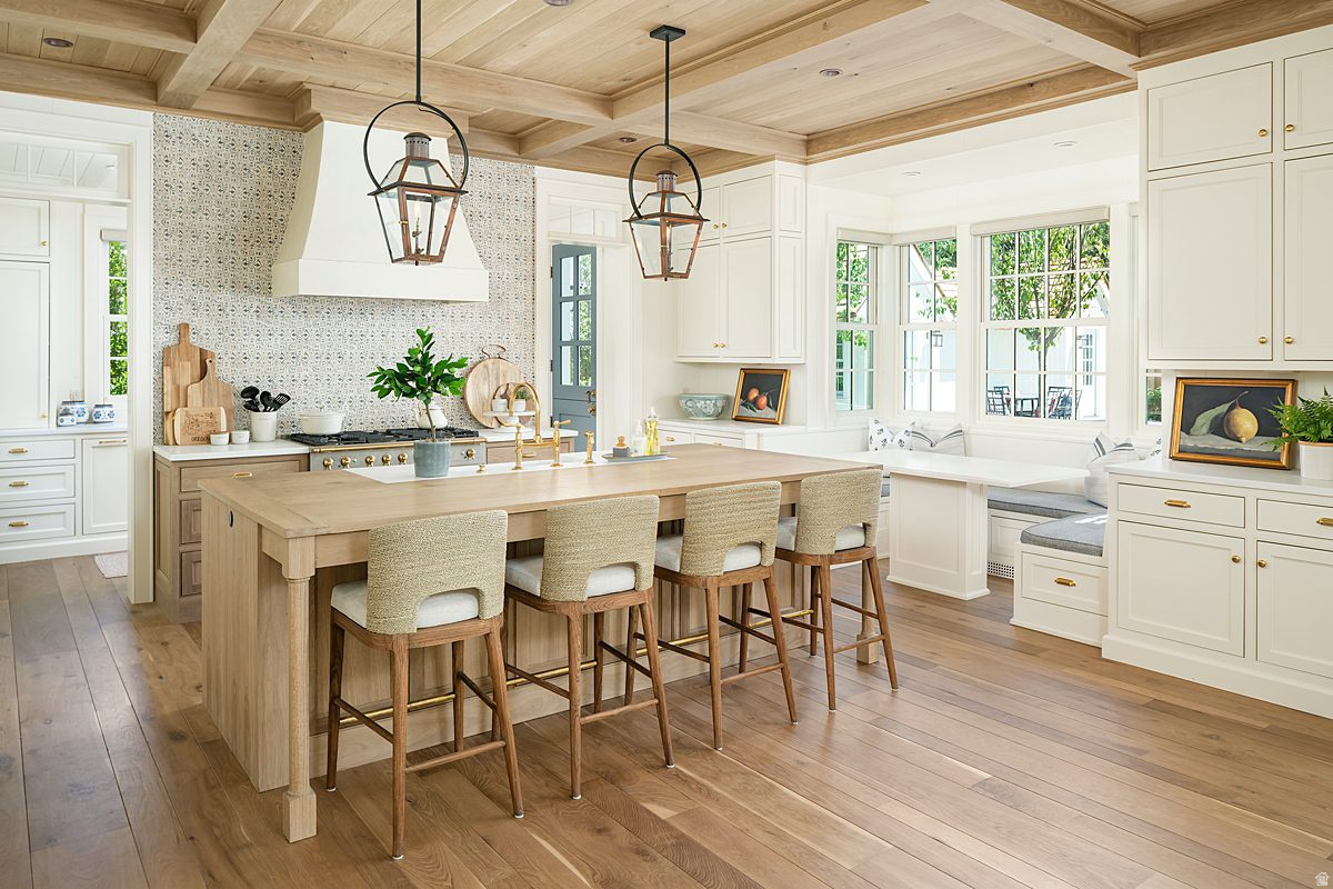 835 E CANYON BREEZE LN