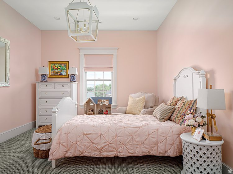 835 E CANYON BREEZE LN