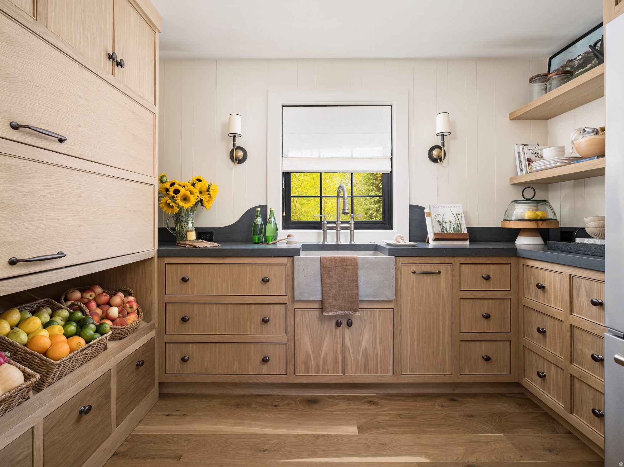 835 E CANYON BREEZE LN