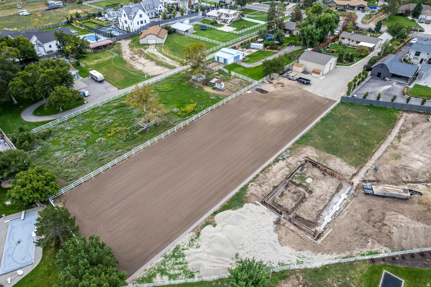 835 E CANYON BREEZE LN