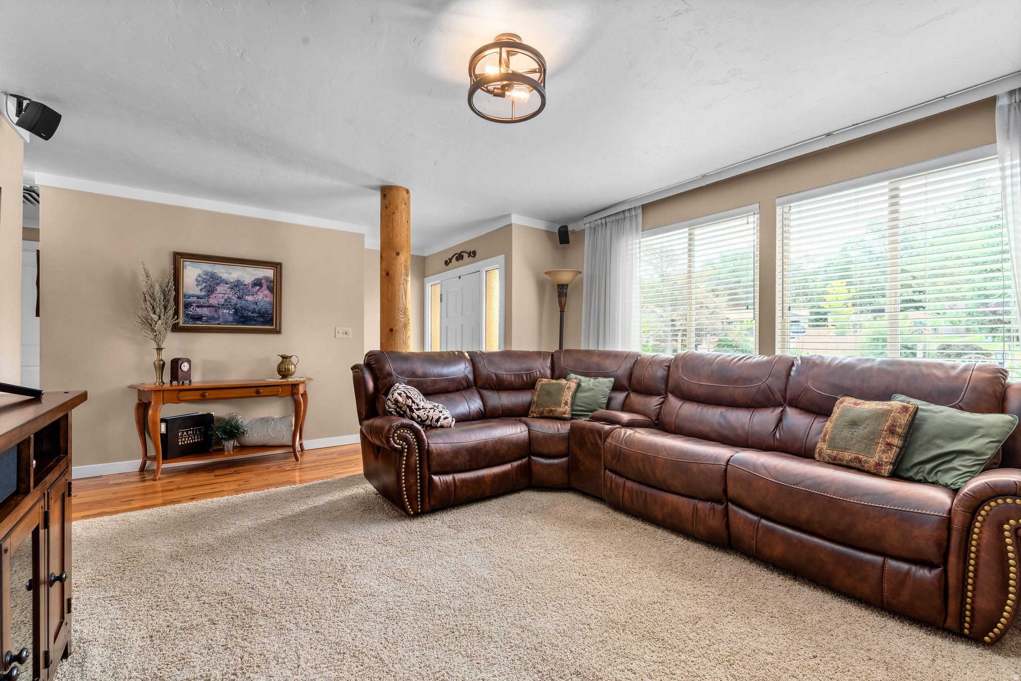 835 E CANYON BREEZE LN