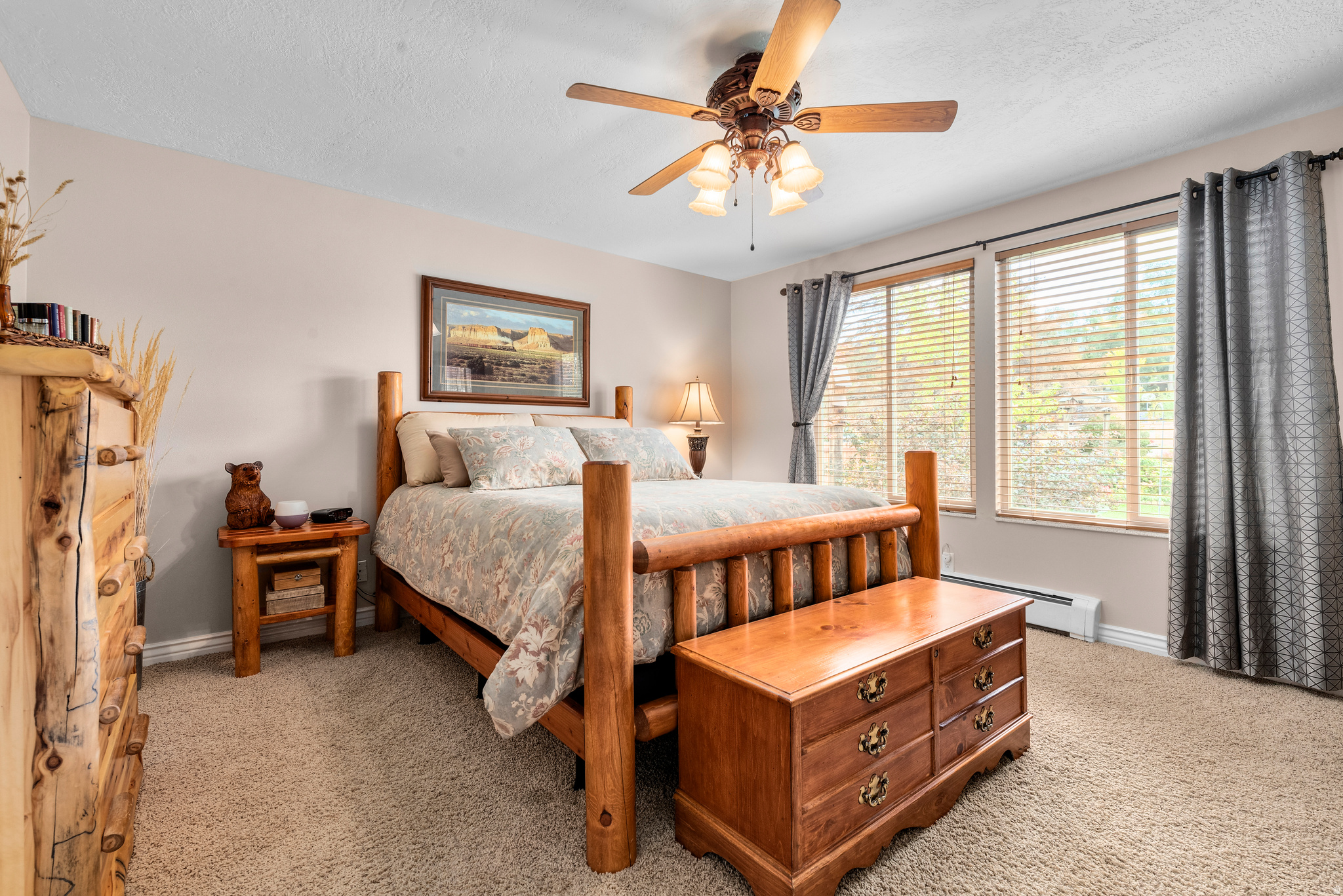 835 E CANYON BREEZE LN