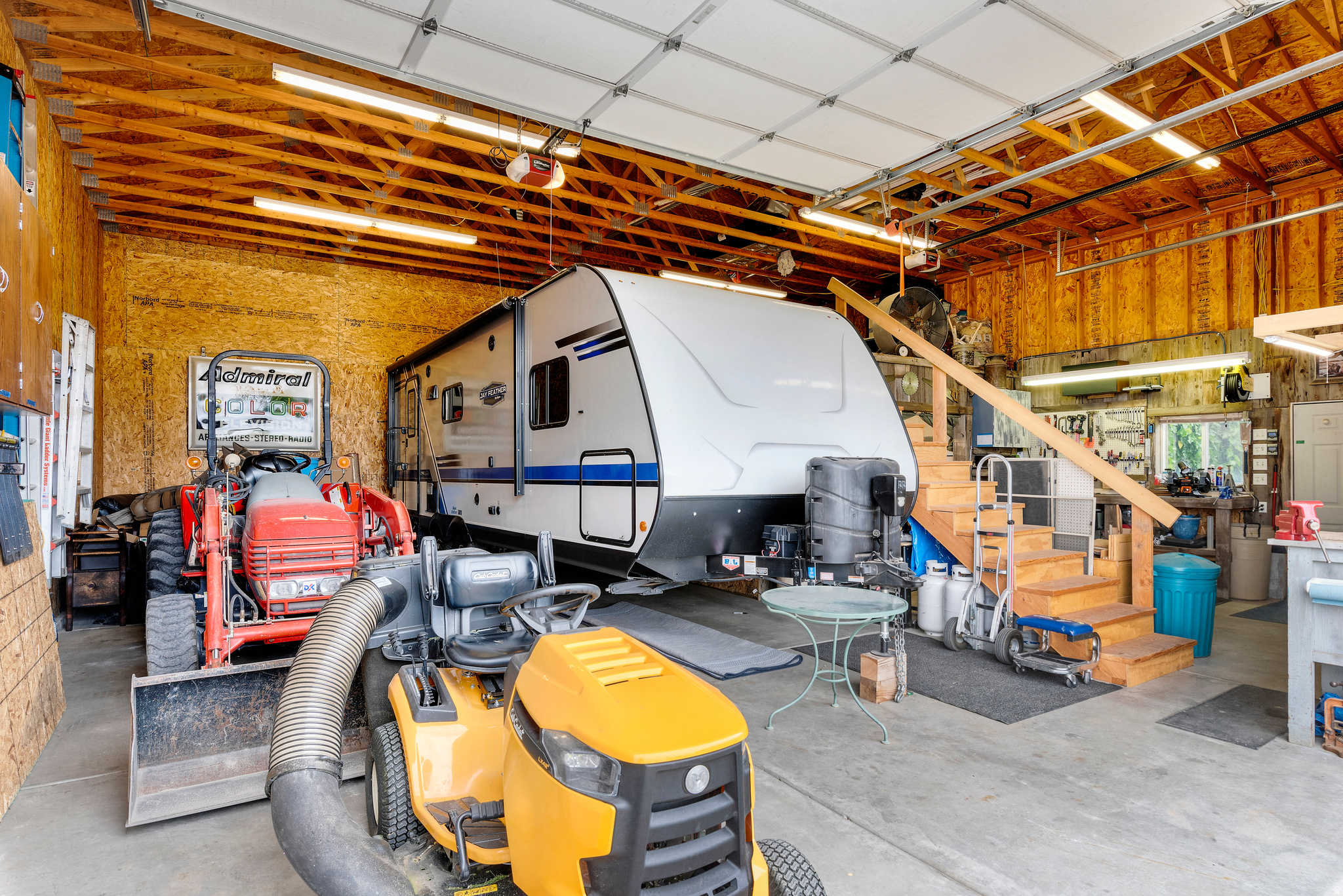 835 E CANYON BREEZE LN