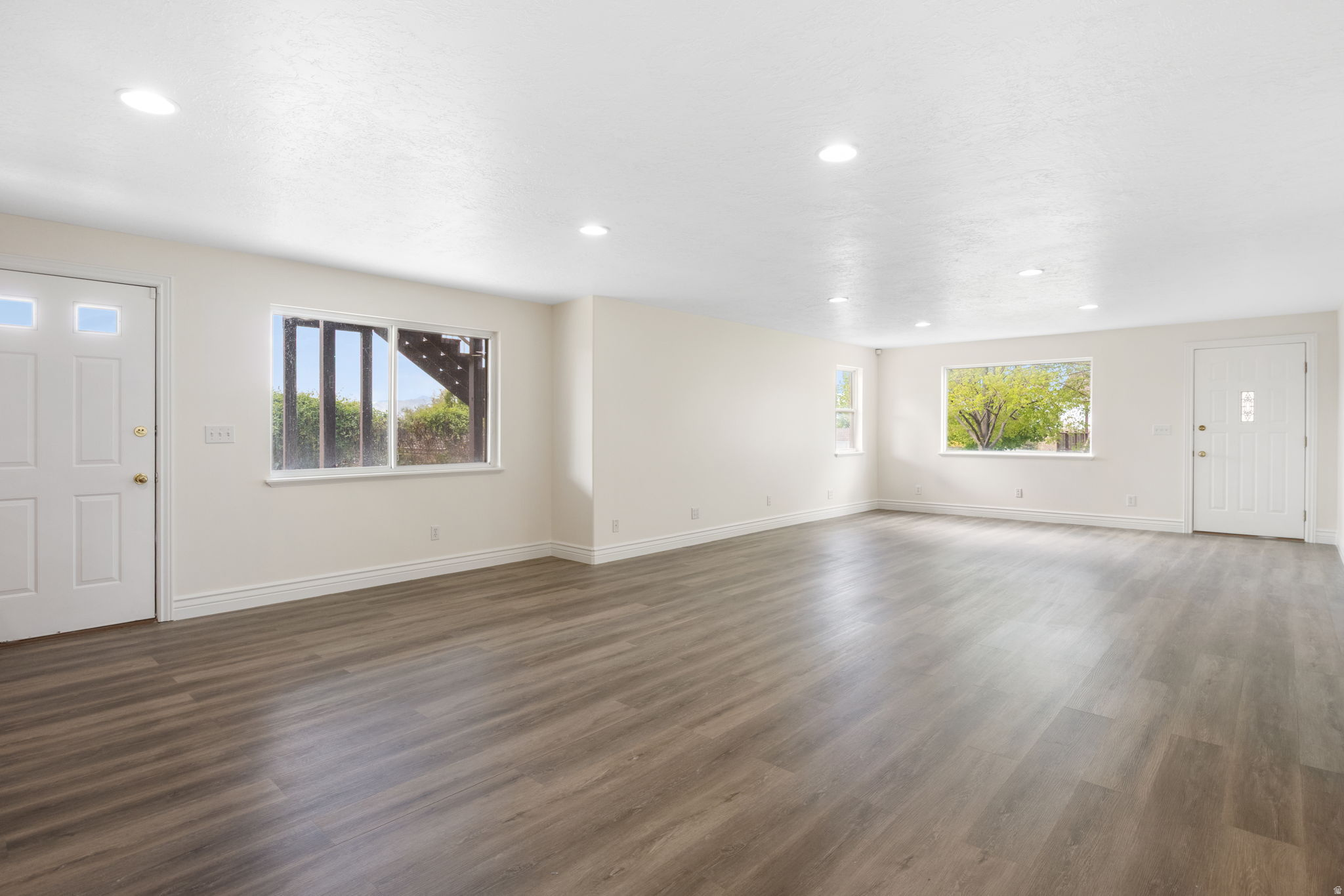 13920 CROMWELL LN