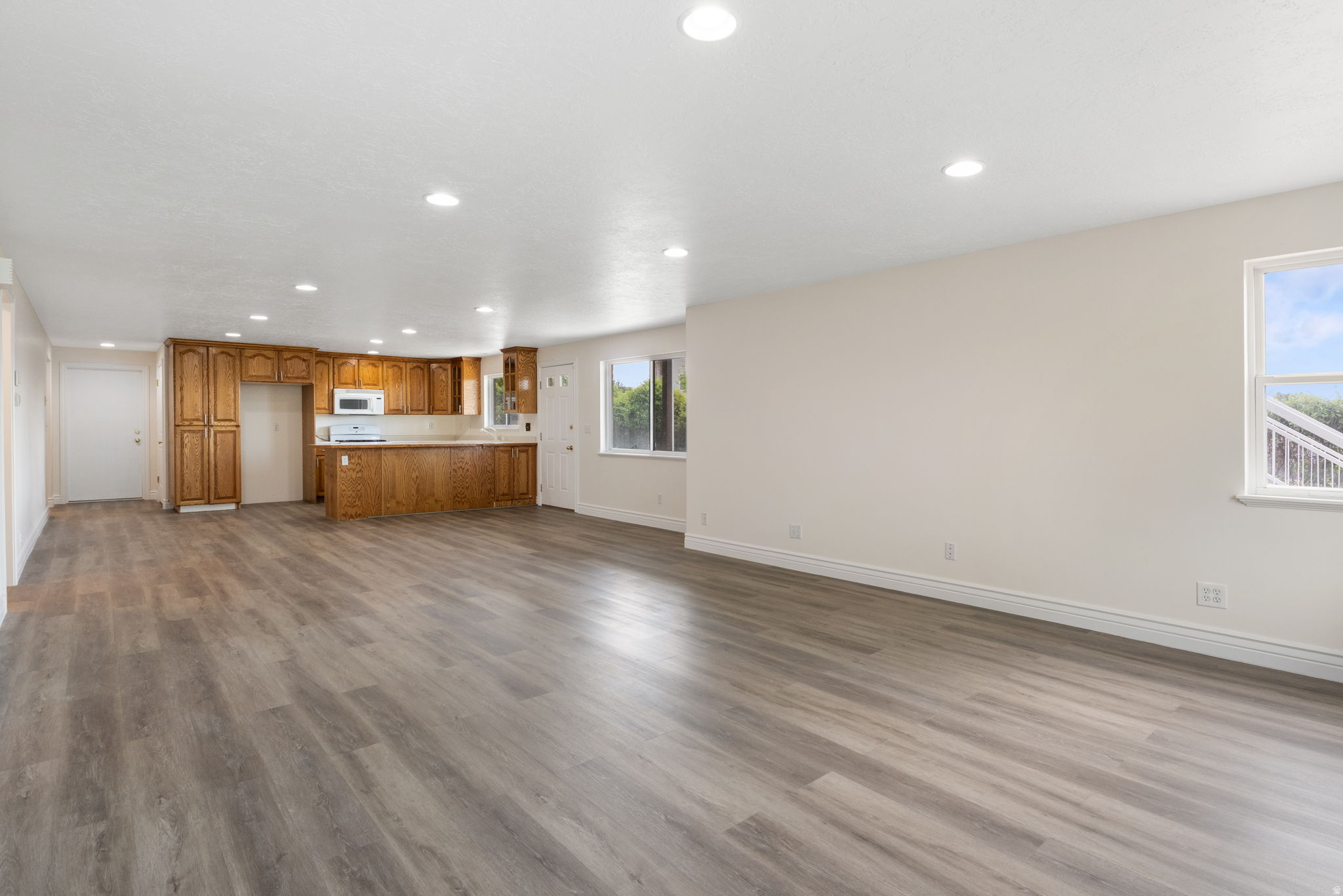 13920 CROMWELL LN