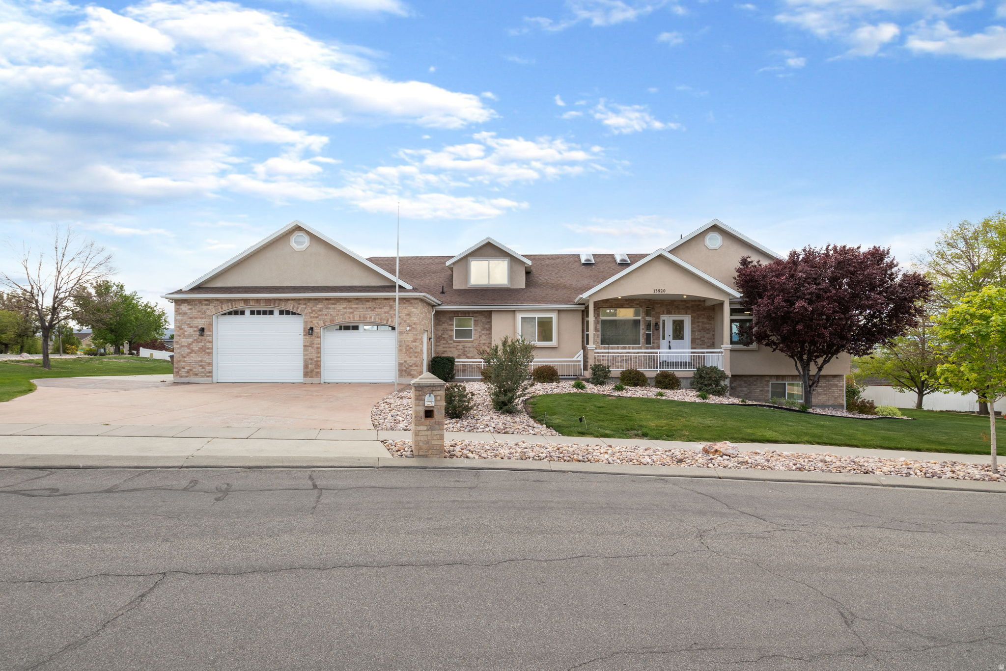 13920 CROMWELL LN