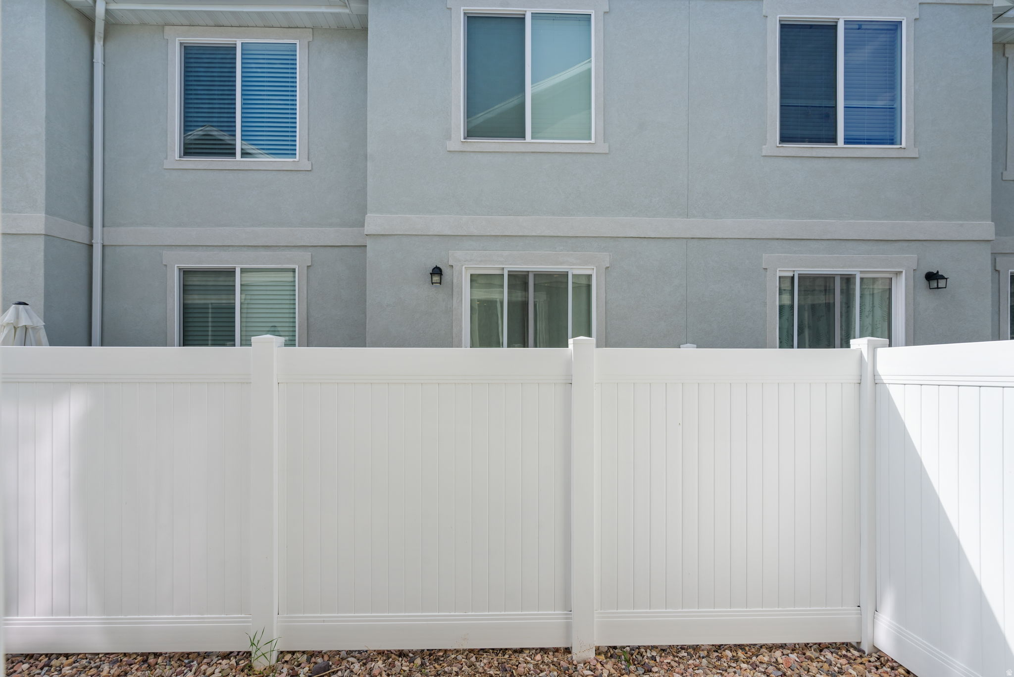 1033 E REEF DR