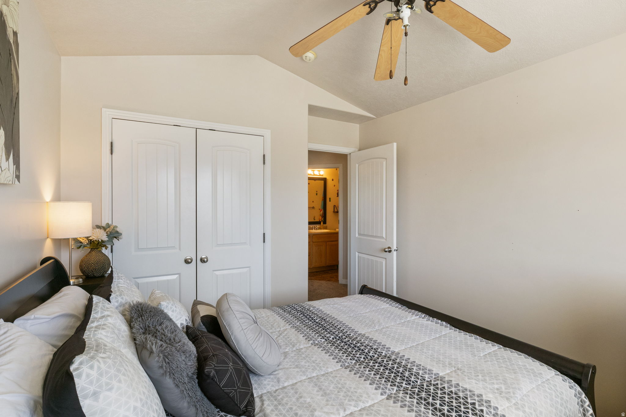 12238 S MADISON VIEW DR