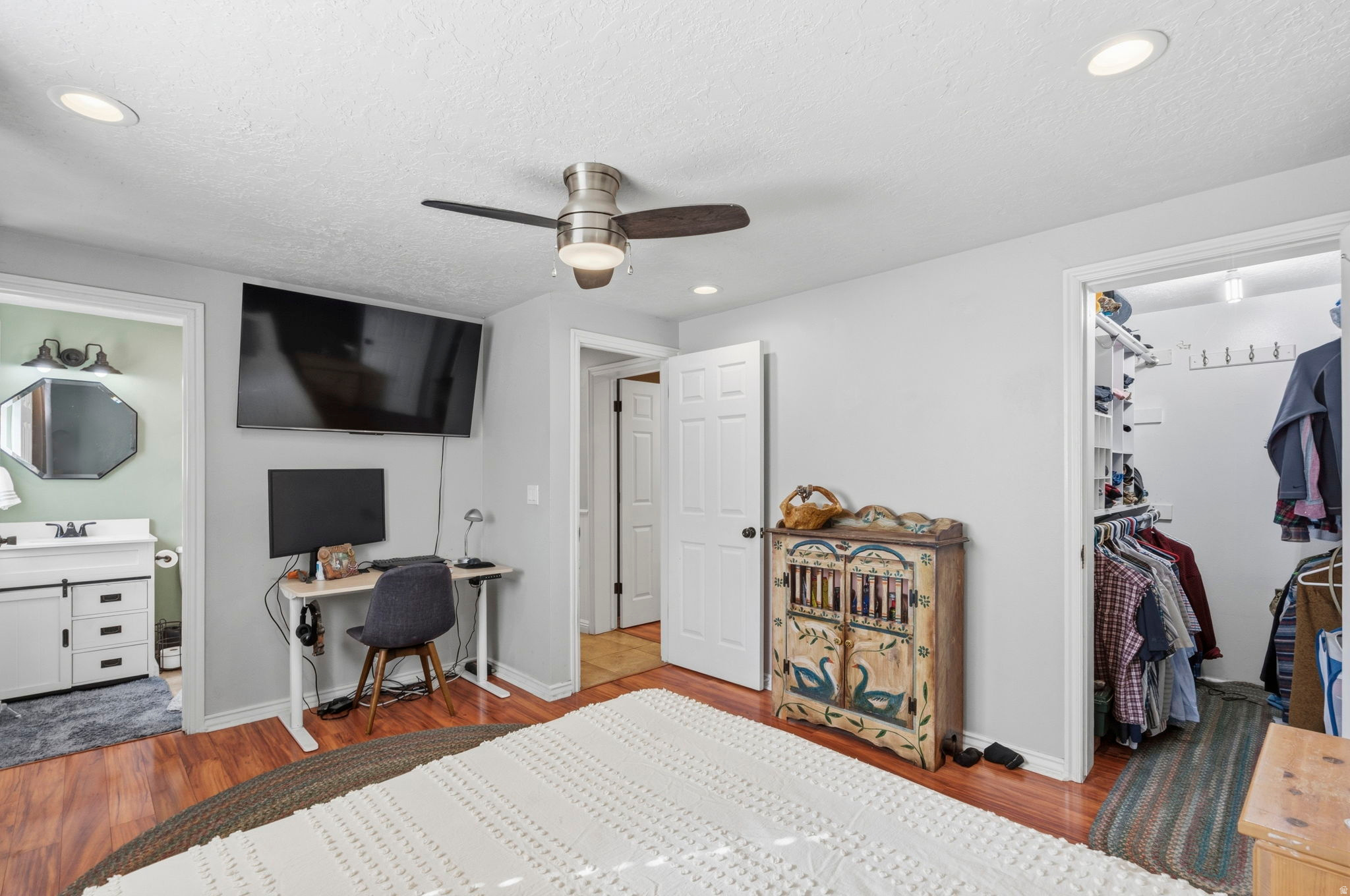1438 N TRINNAMAN LN