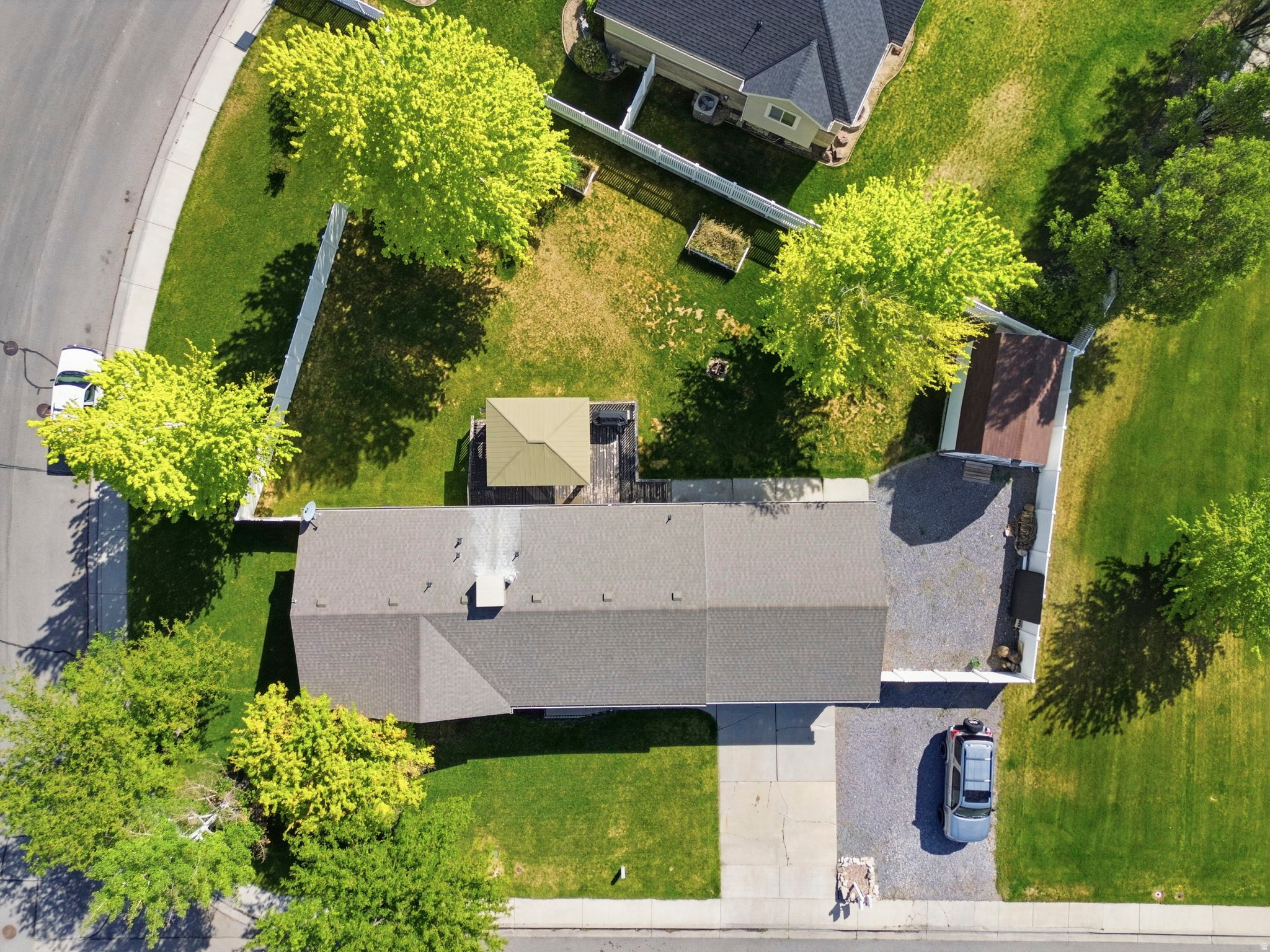 1438 N TRINNAMAN LN