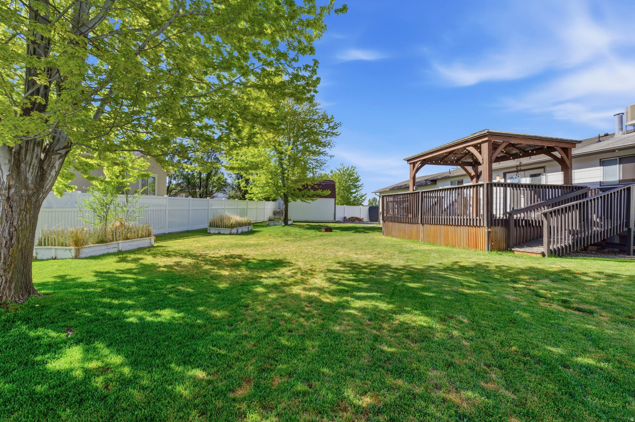 1438 N TRINNAMAN LN