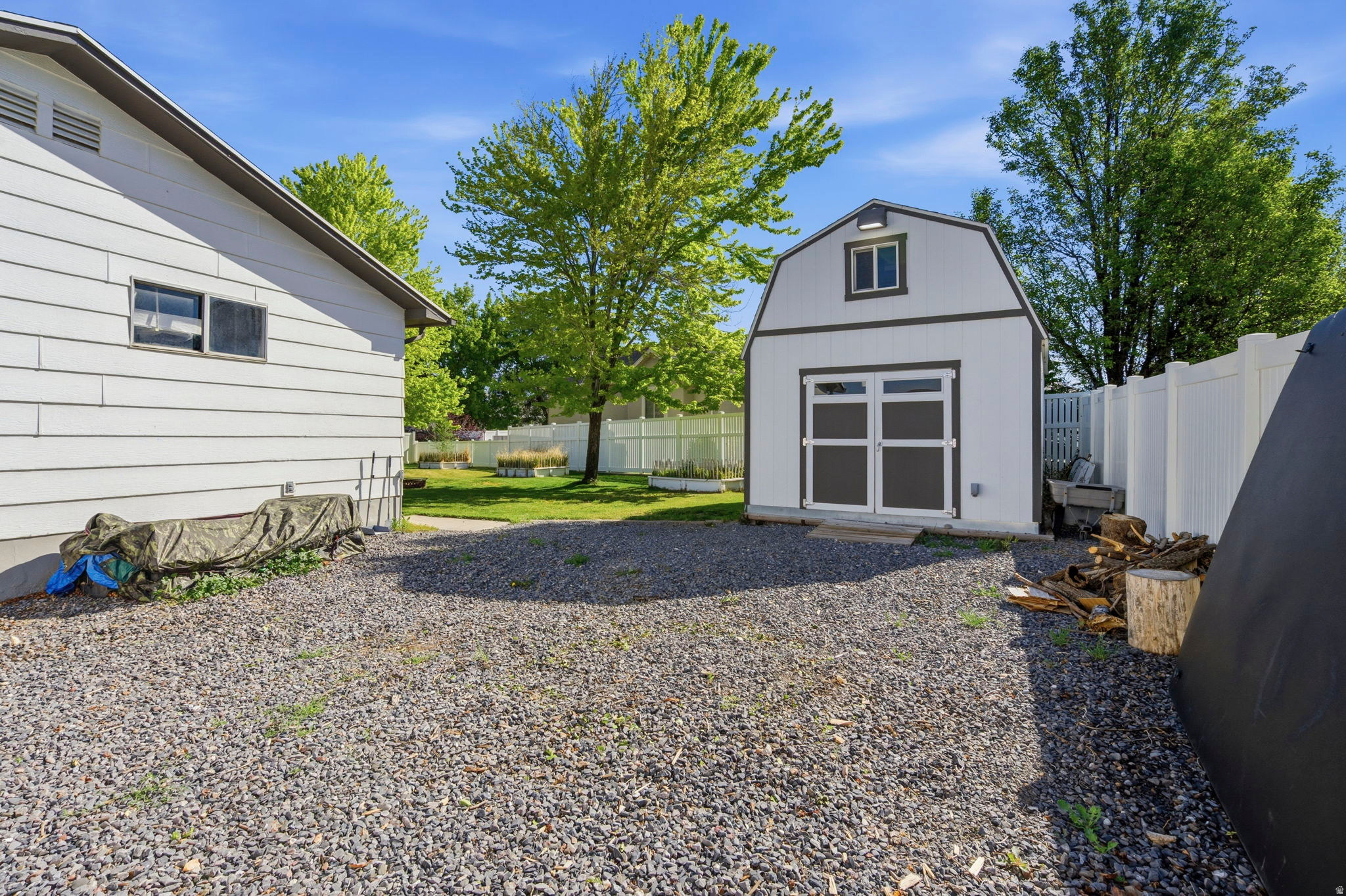1438 N TRINNAMAN LN