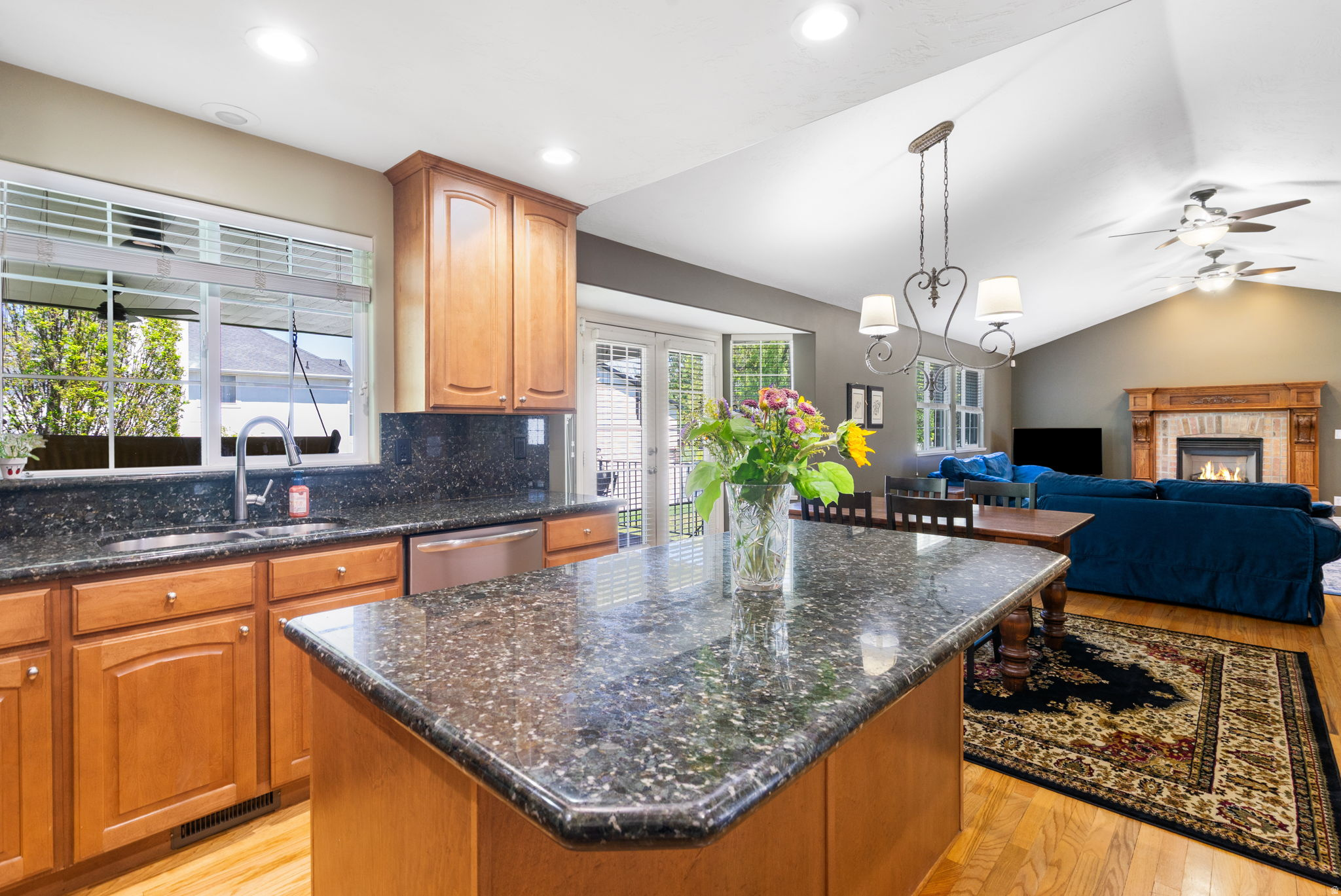 313 E GOLDEN PHEASANT DR