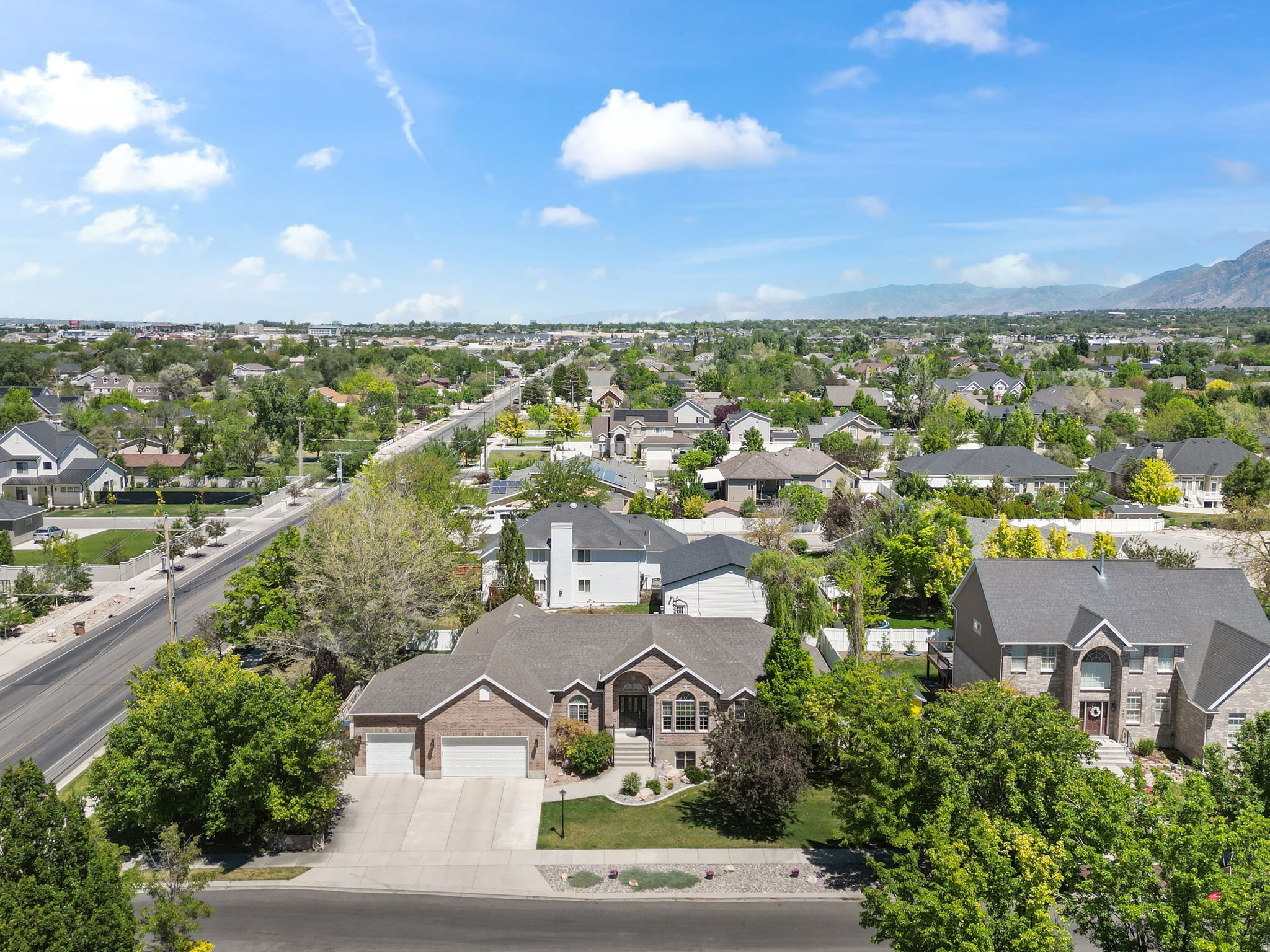 313 E GOLDEN PHEASANT DR